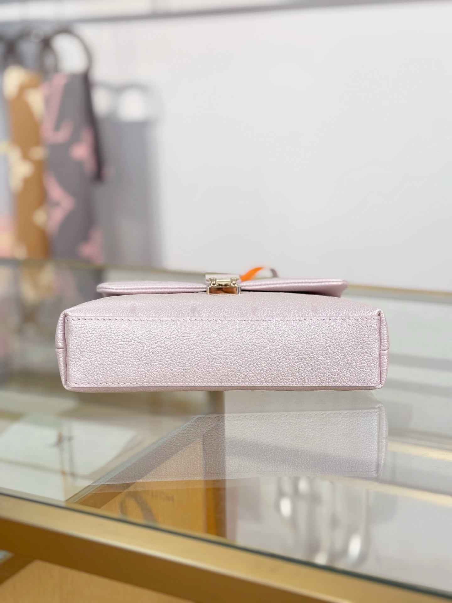 Louis Vuitton Basic Bag M-l