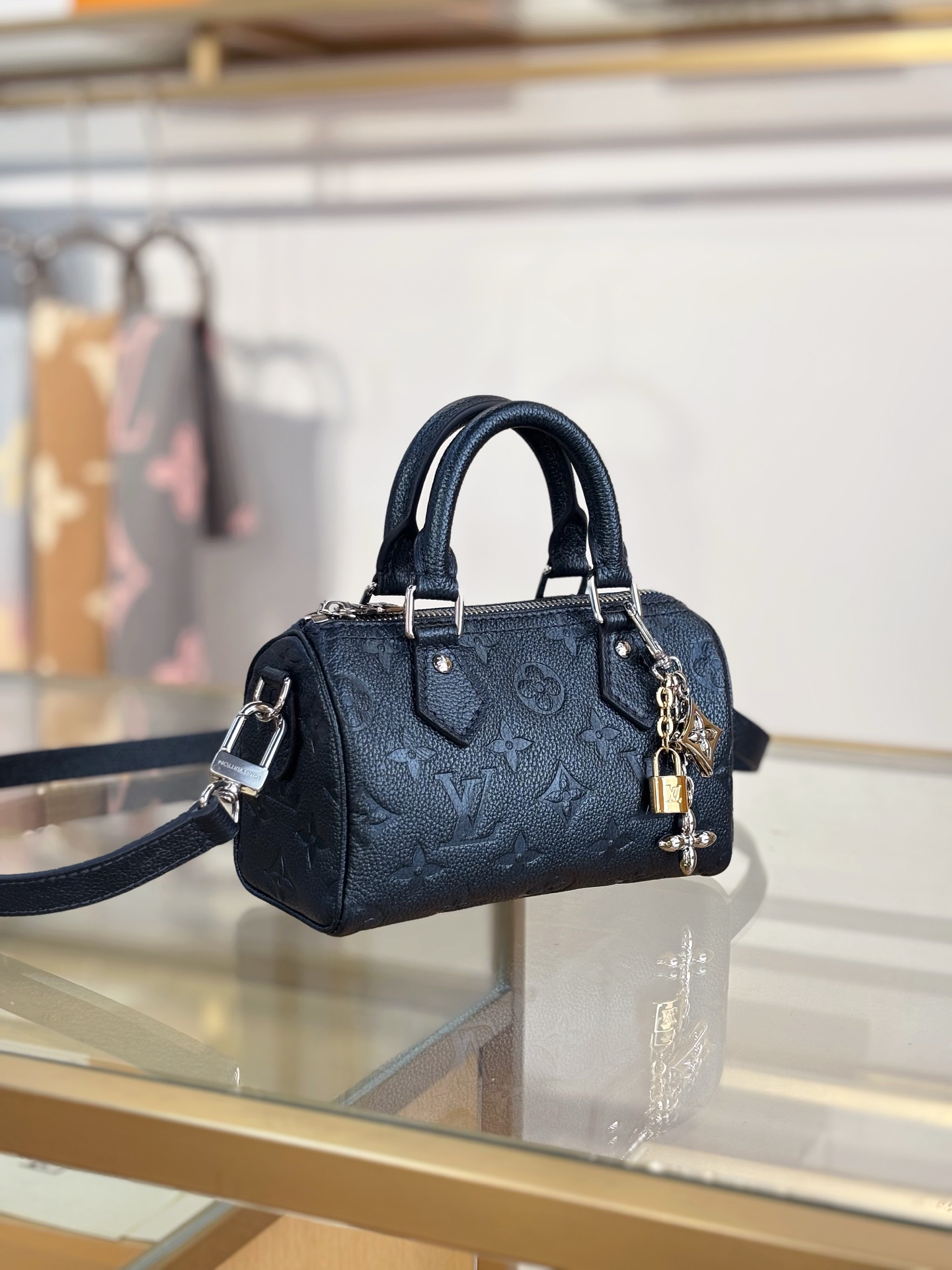 Louis Vuitton Basic Bag M-s