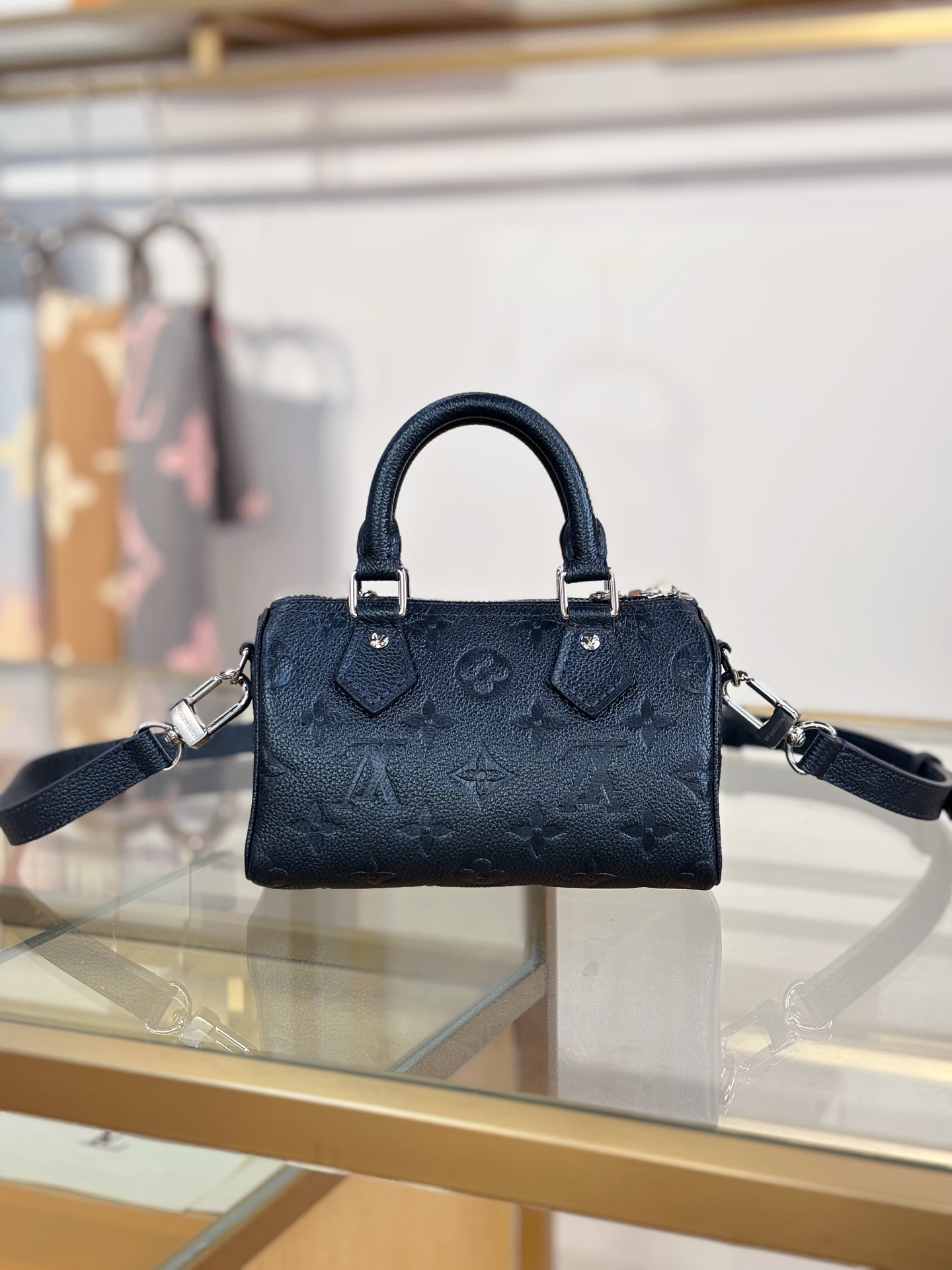 Louis Vuitton Basic Bag M-s