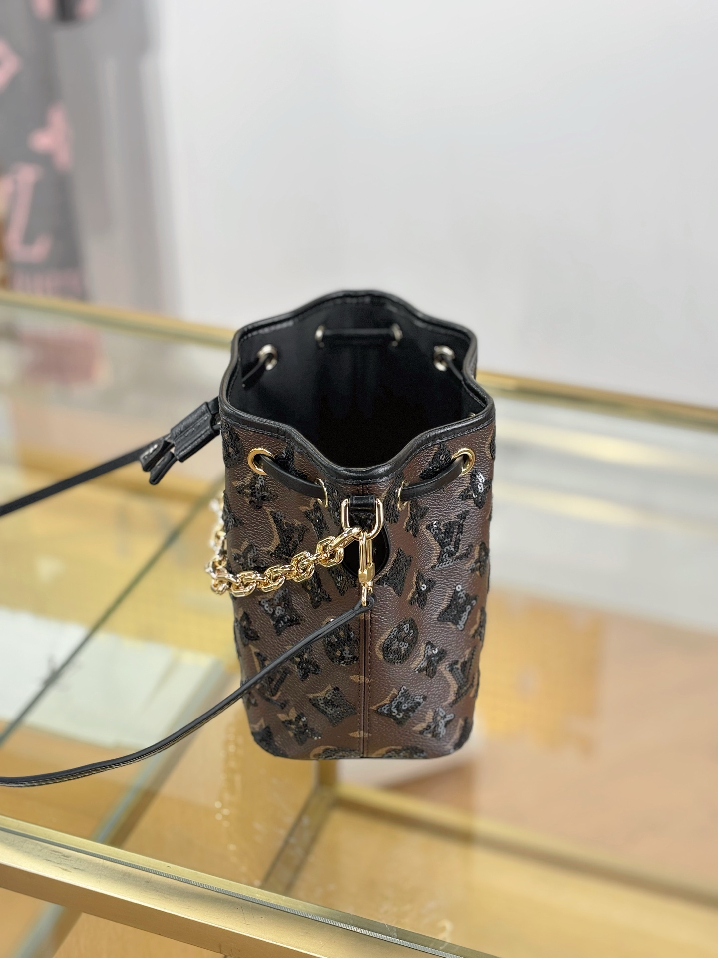 Louis Vuitton Basic Bag M-13cm