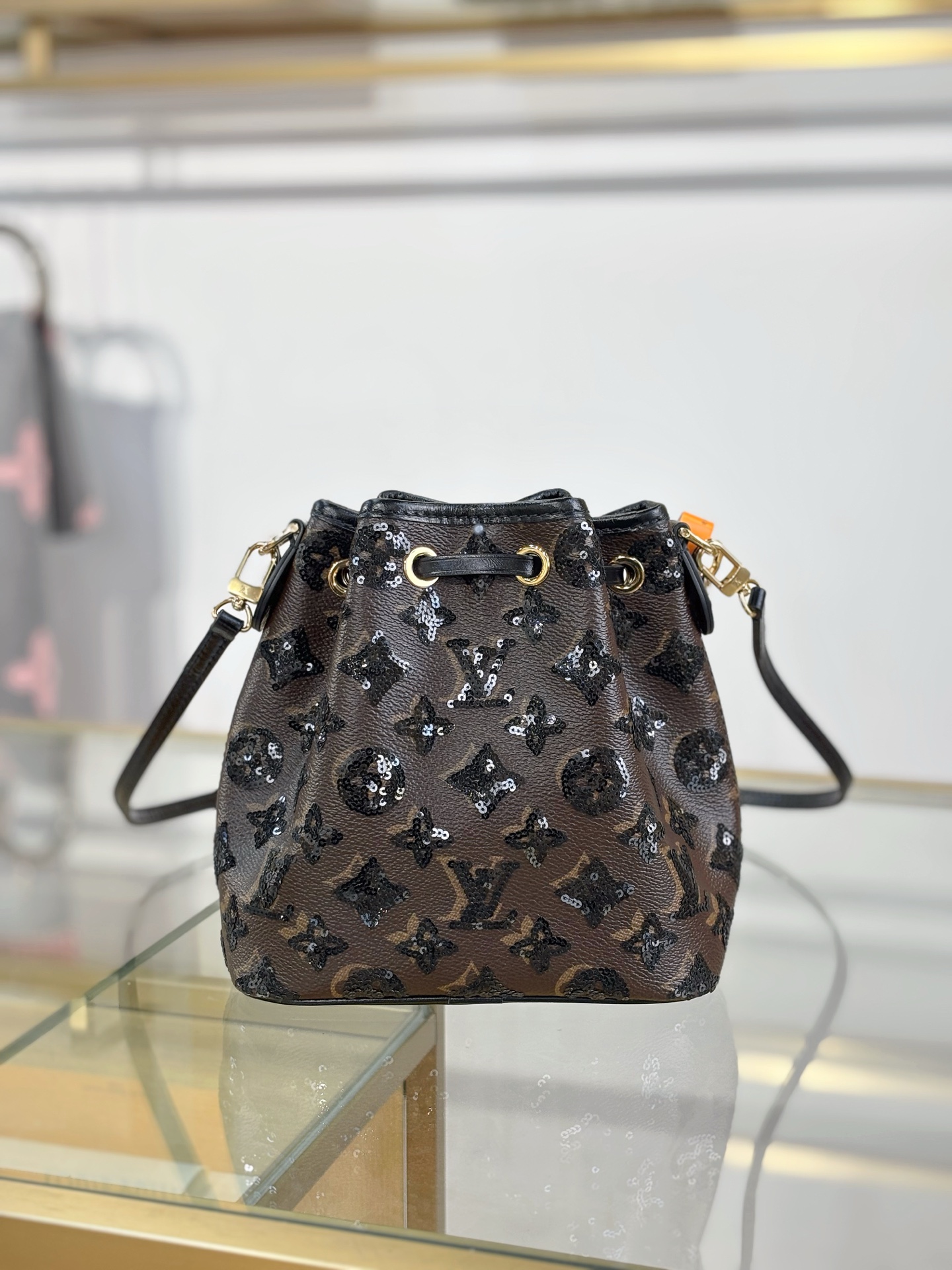 Louis Vuitton Basic Bag M-13cm