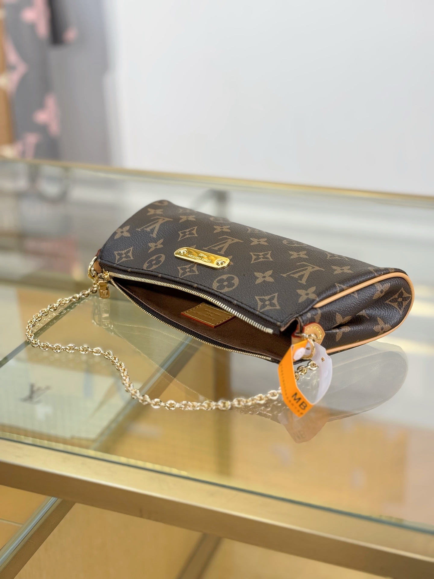 Louis Vuitton Basic Bag M