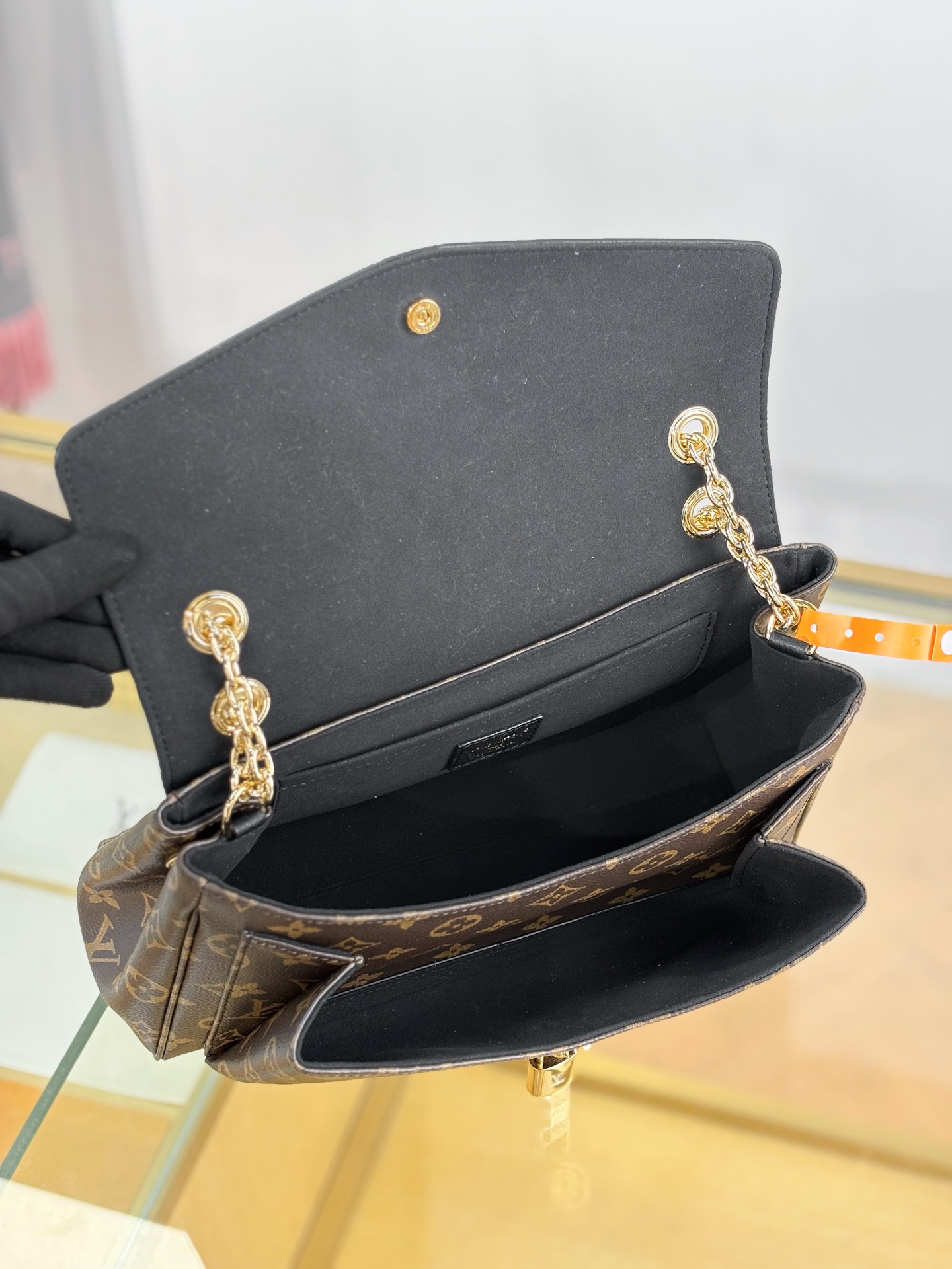 Louis Vuitton Basic Bag Black M-s