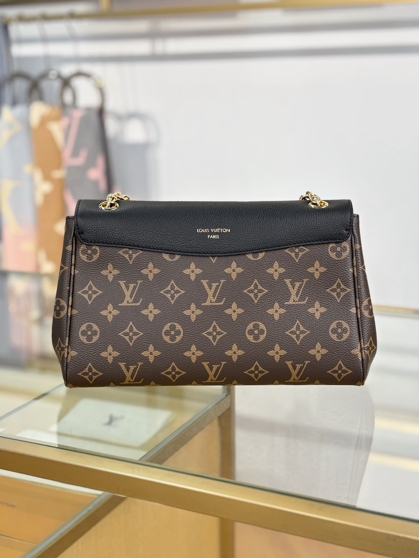 Louis Vuitton Basic Bag Black M-s