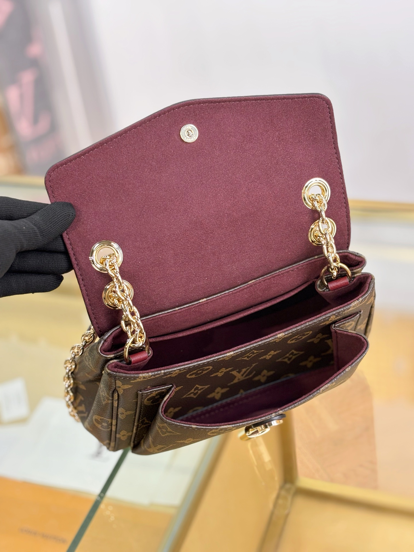 Louis Vuitton Basic Bag M-s