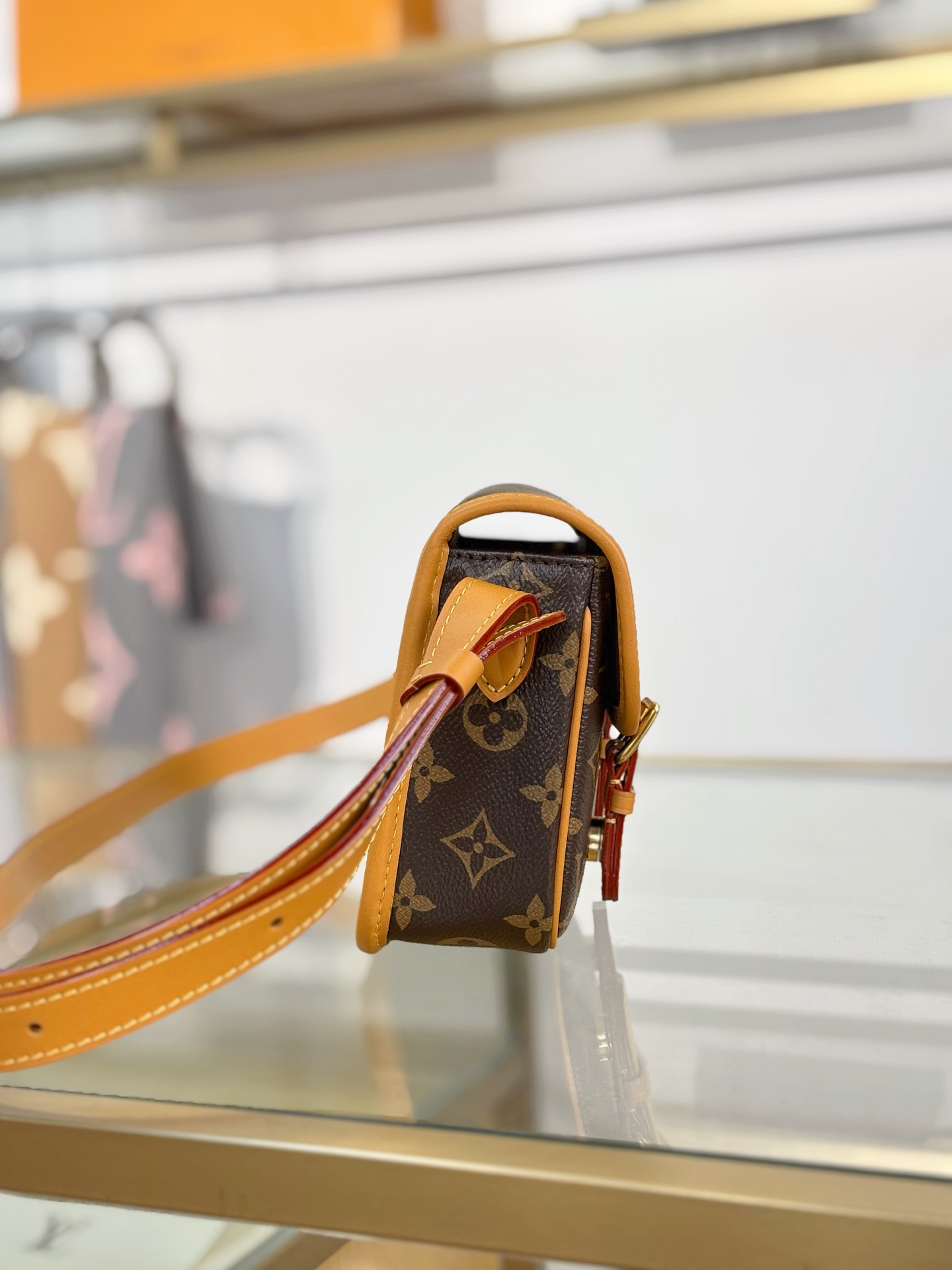 Louis Vuitton Basic Bag M-l-s