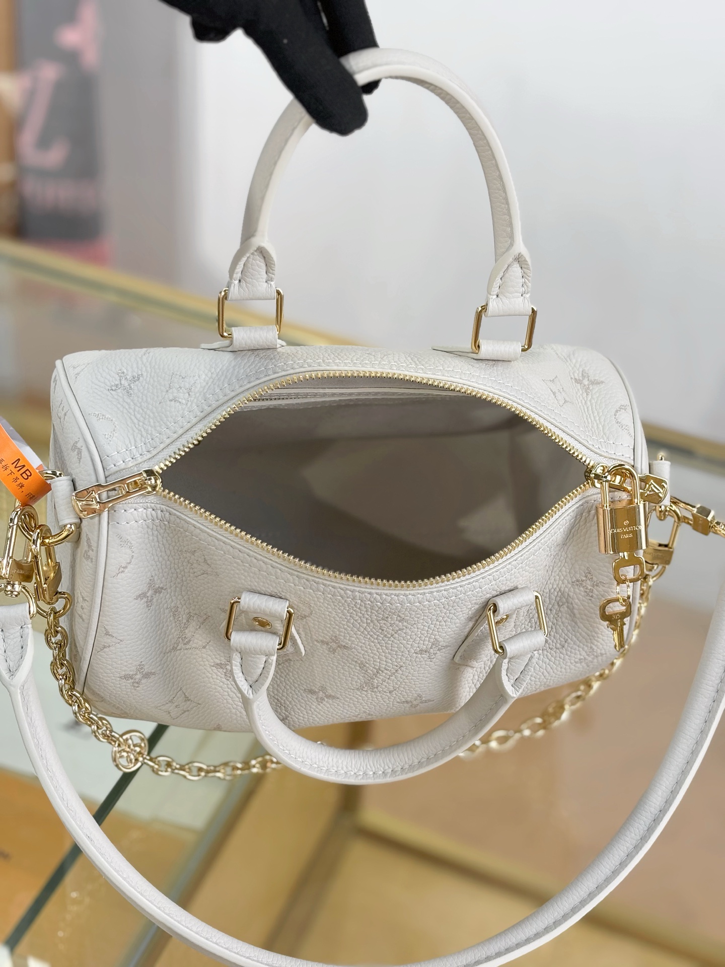 Louis Vuitton Basic Bag White 13cm-m-l-s