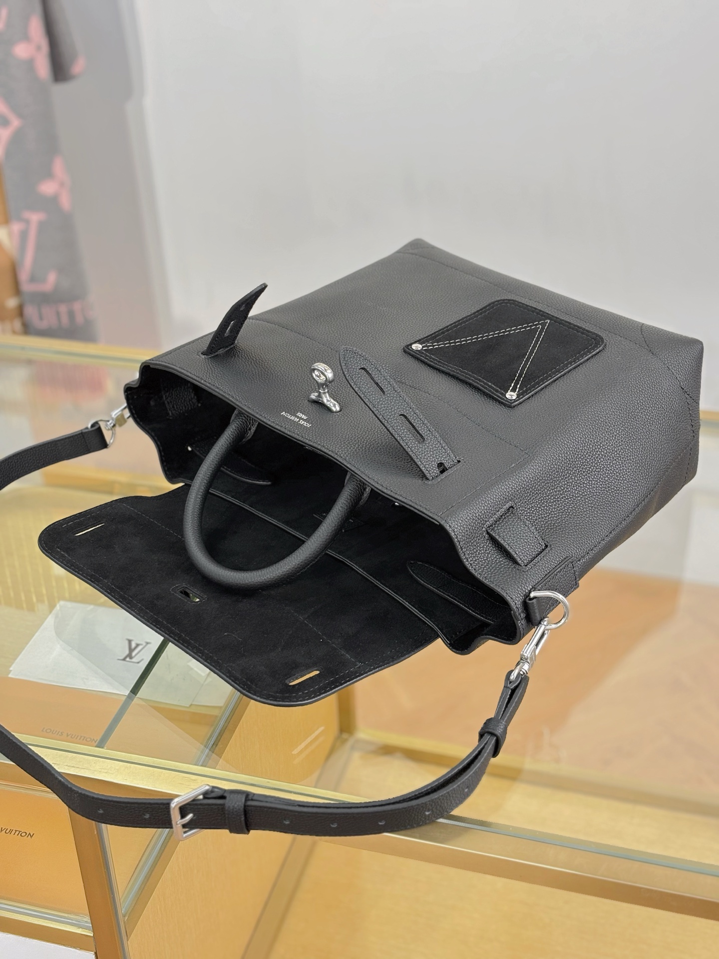 Louis Vuitton Basic Bag Black M-s-14cm