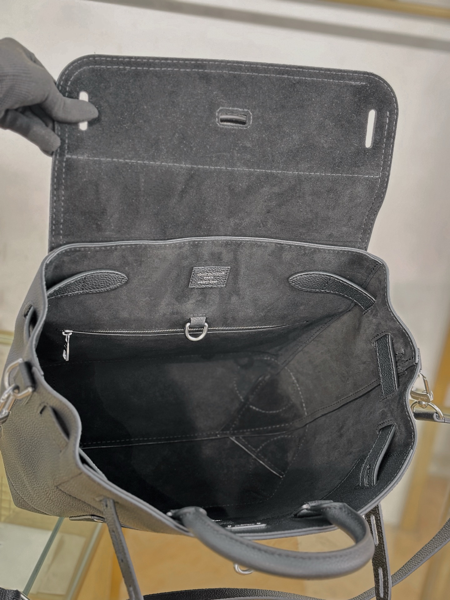 Louis Vuitton Basic Bag Black M-s-14cm