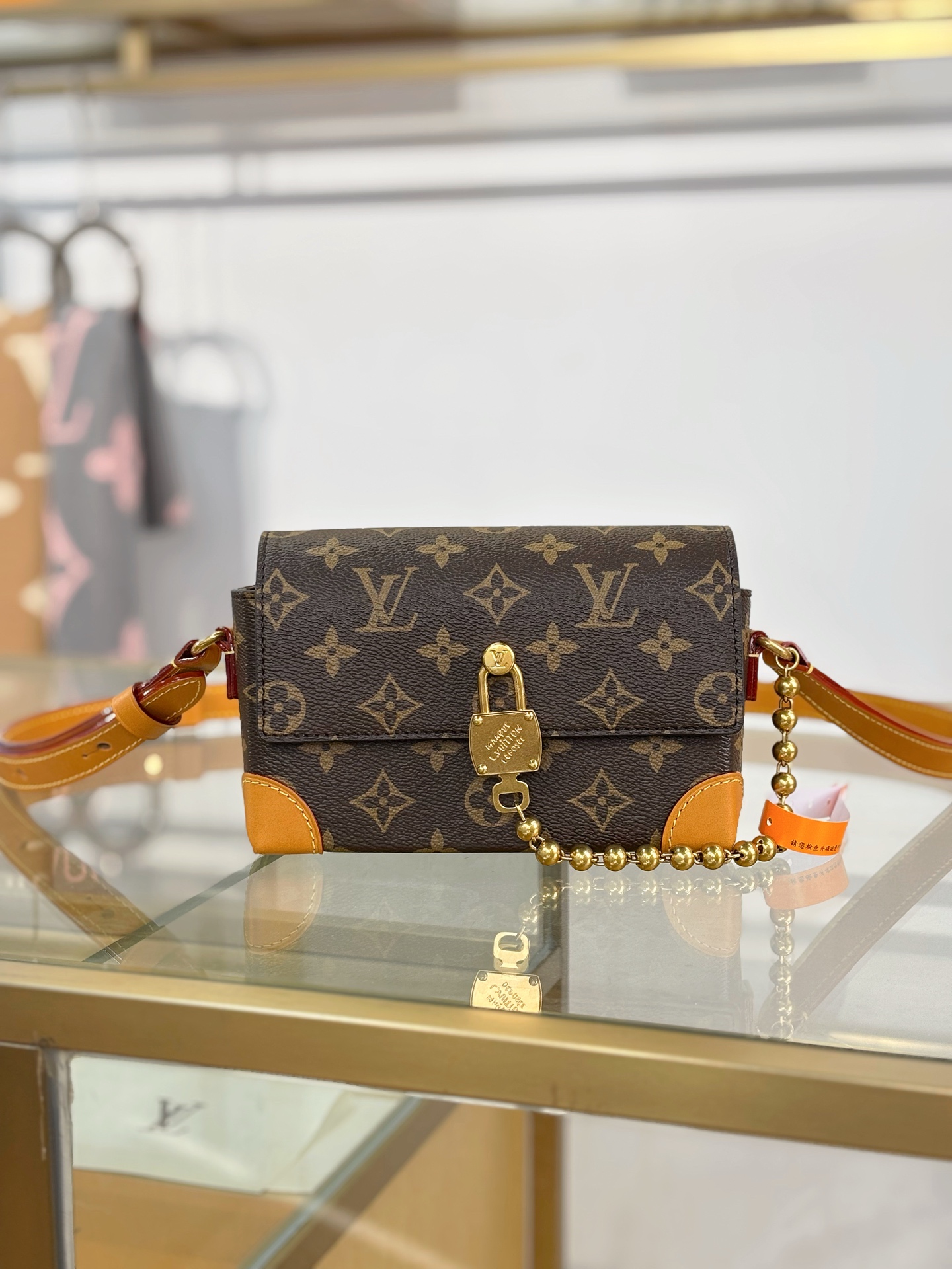 Louis Vuitton Basic Bag M-s