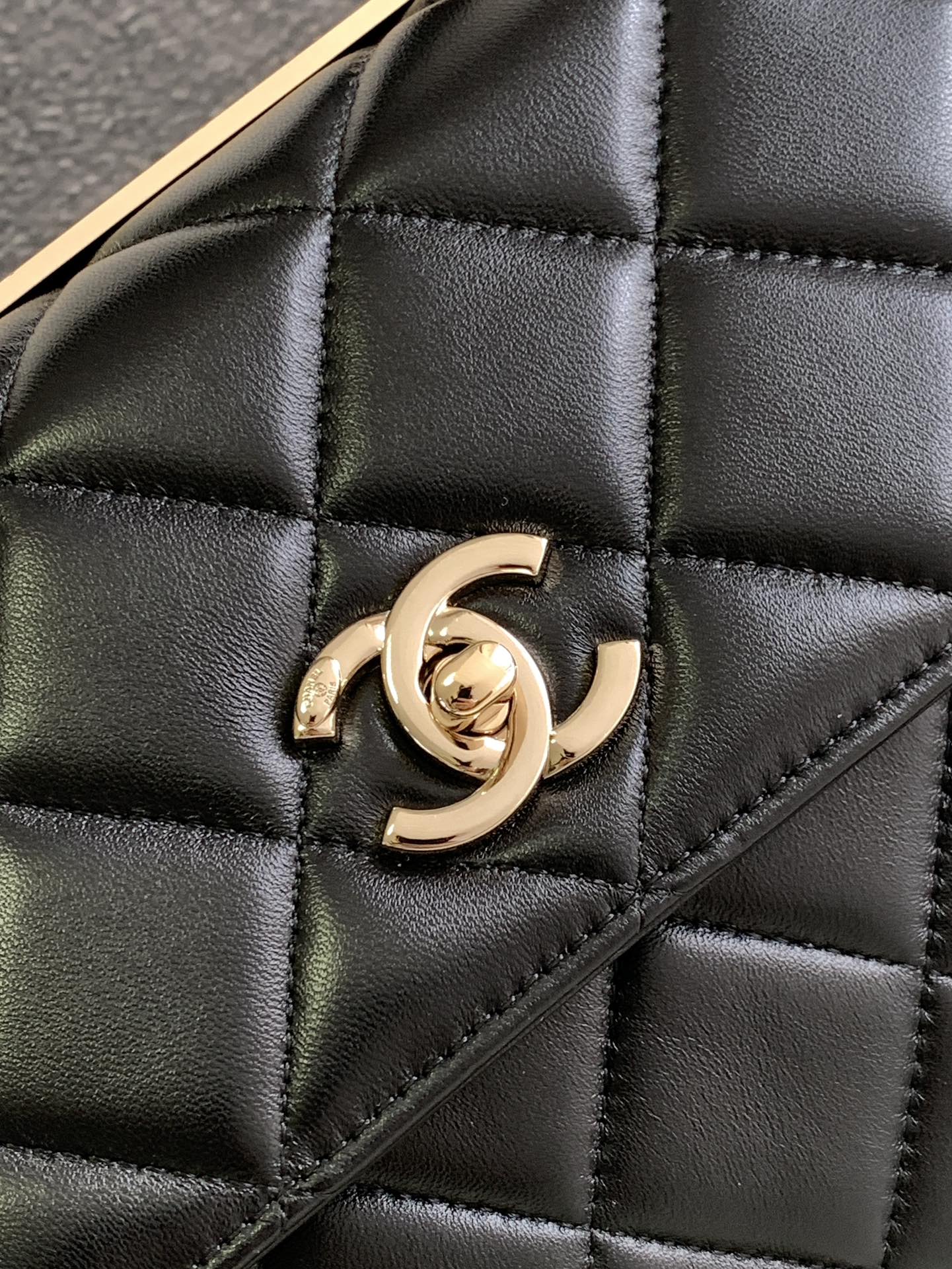 Chanel Basic Bag Sheepskin 25cm-m-l-s