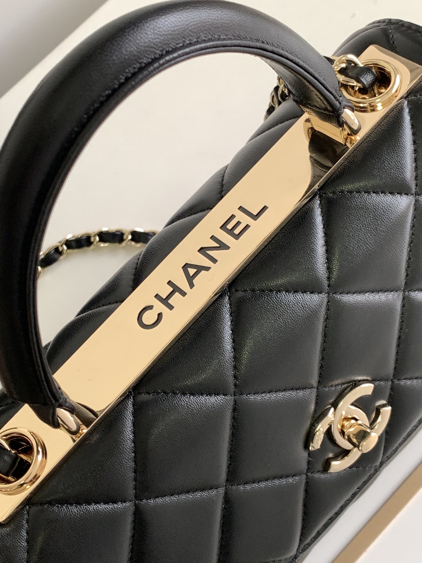 Chanel Basic Bag Sheepskin 25cm-m-l-s