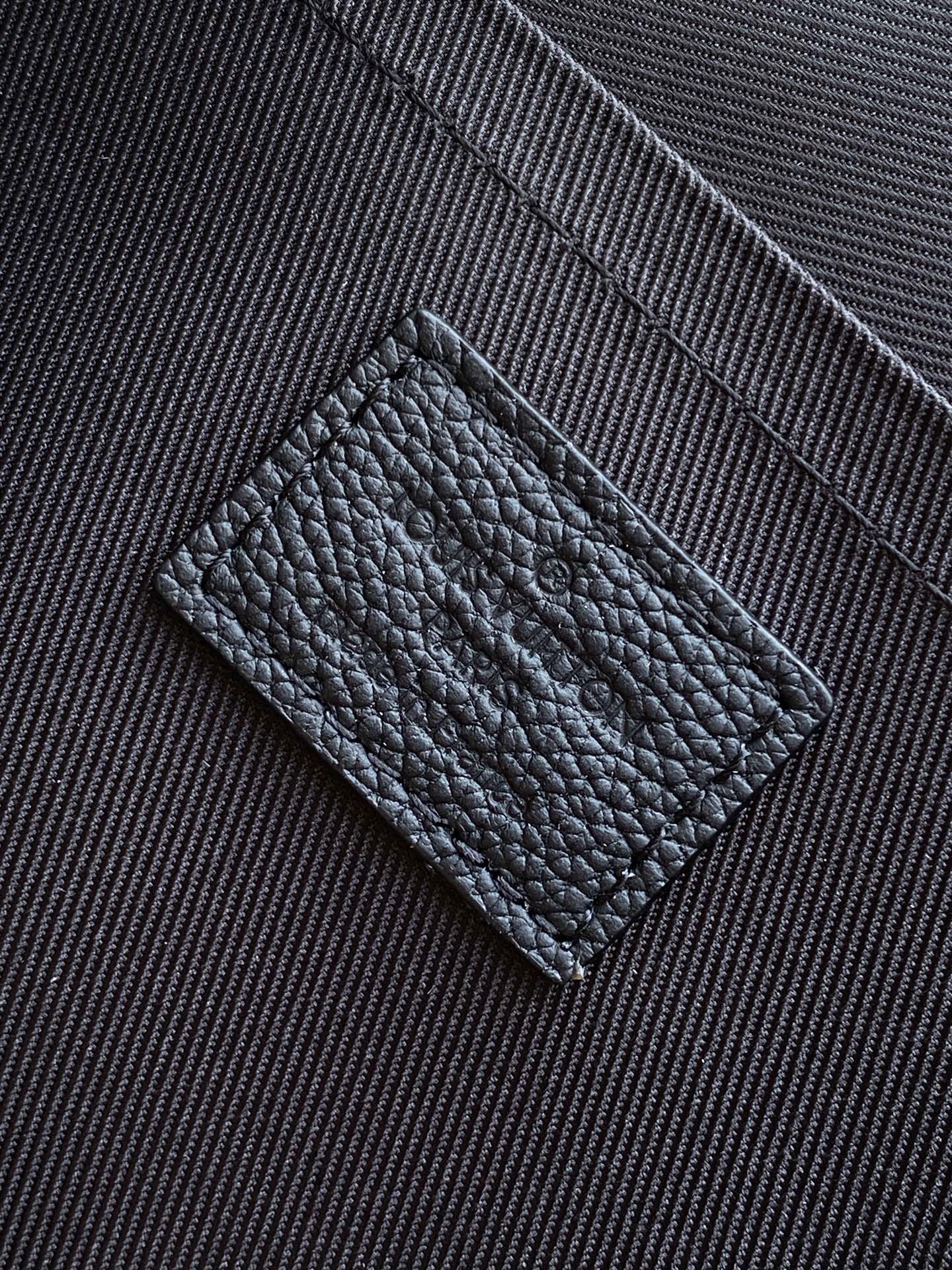 Louis Vuitton Basic Bag Cow Leather M-10cm