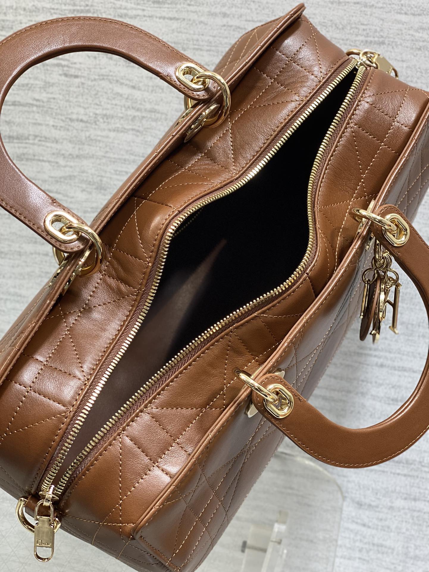 Dior Female Basic Bag Coffee 20cm-l-s