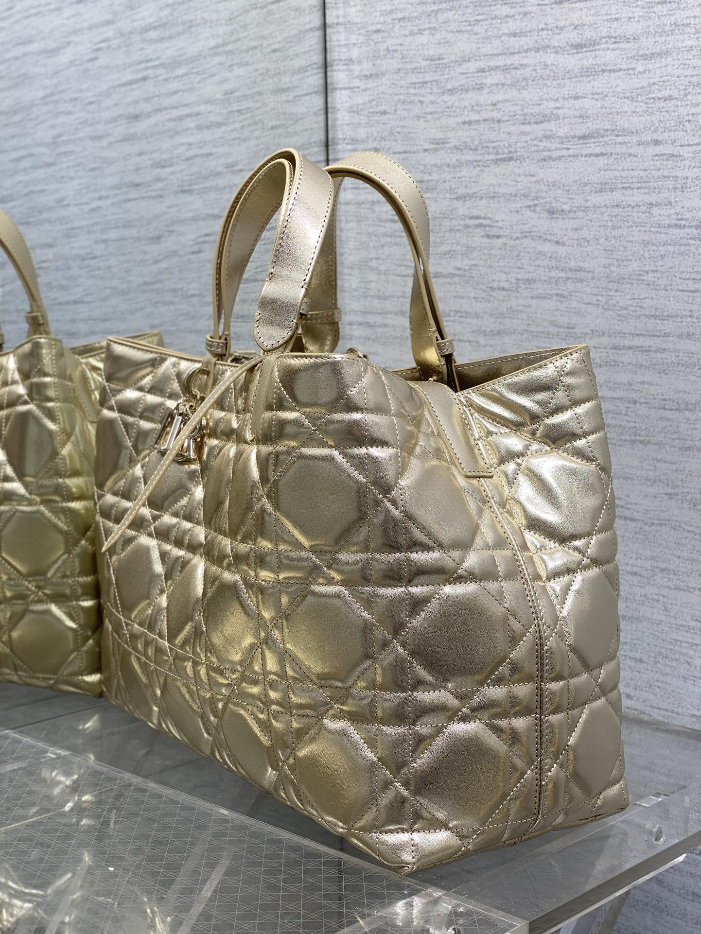 Basic Bag Cow Leather Gold Foldable 21cm-s