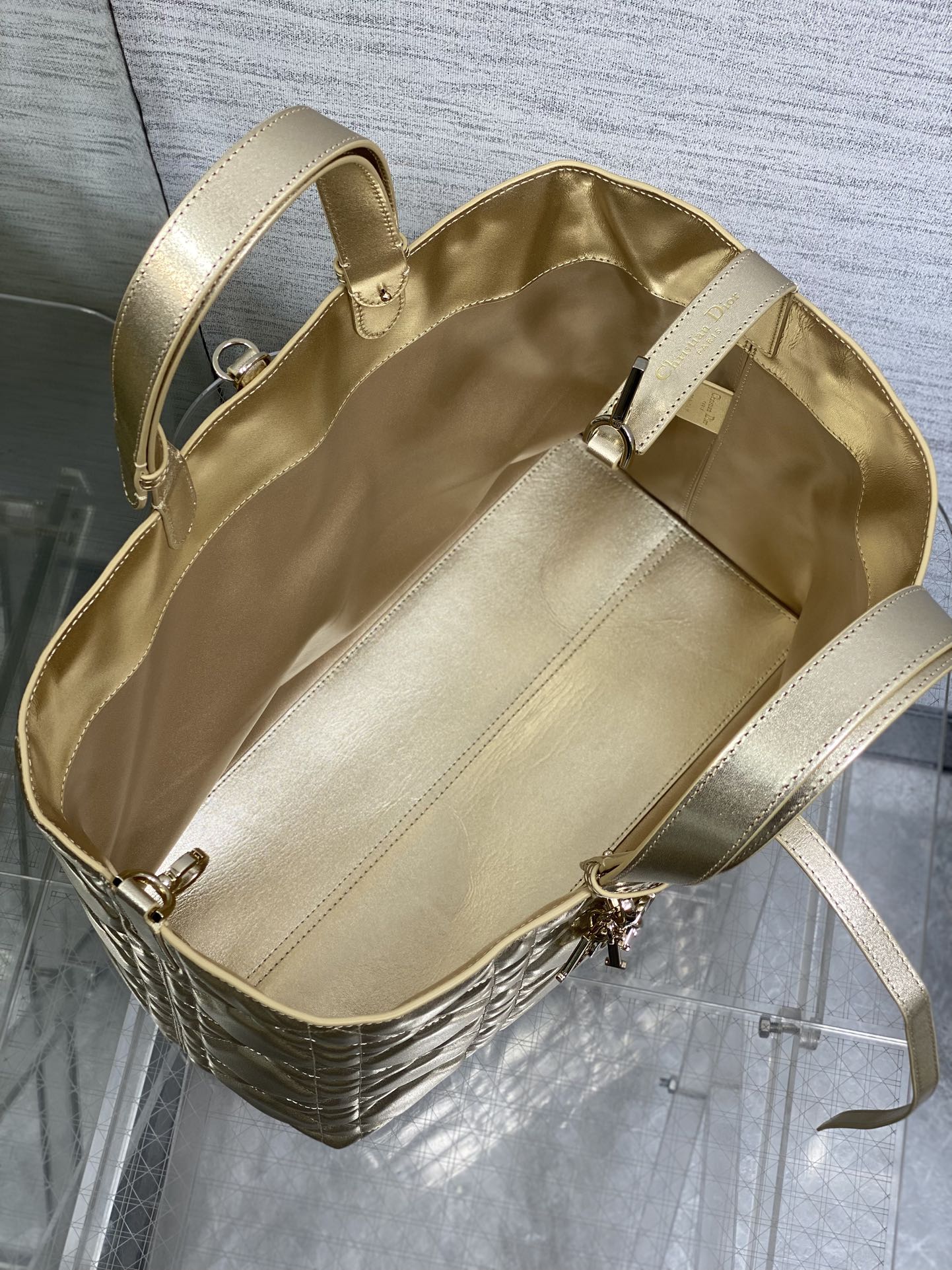 Basic Bag Cow Leather Gold Foldable 21cm-s