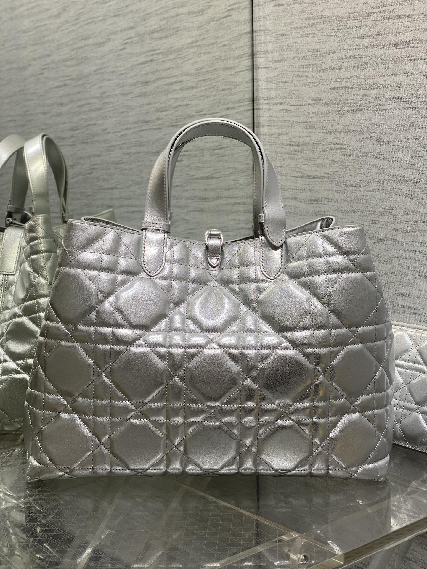 Basic Bag Cow Leather Silver Foldable 21cm-s