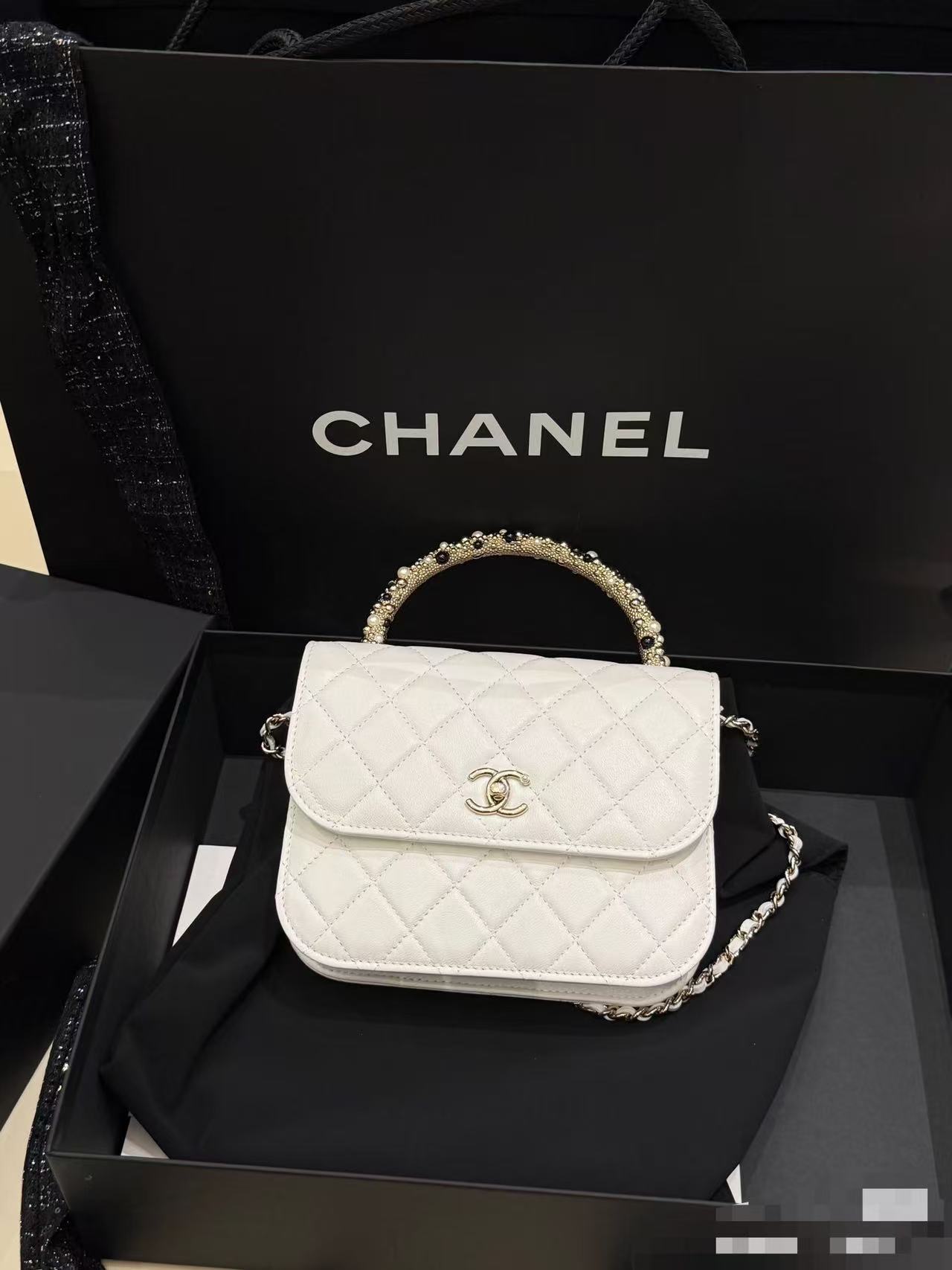 Chanel Basic Bag Black L