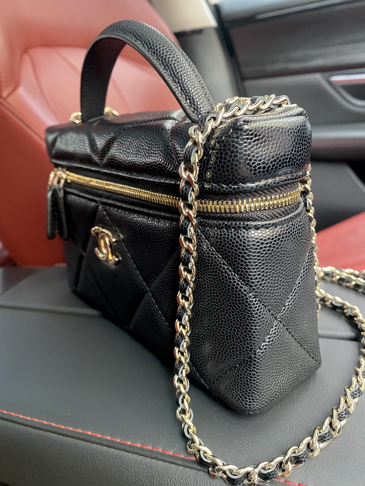 Basic Bag Cow Leather Black M