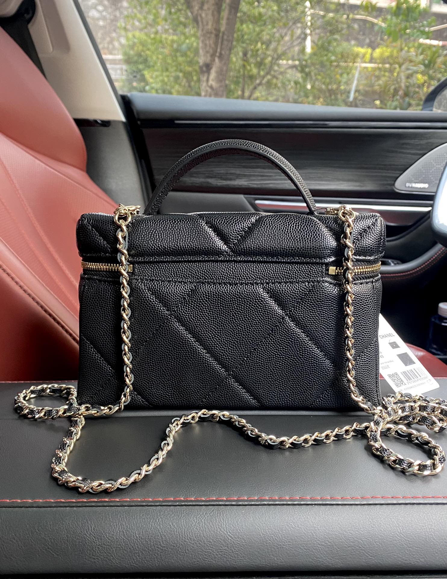 Basic Bag Cow Leather Black M