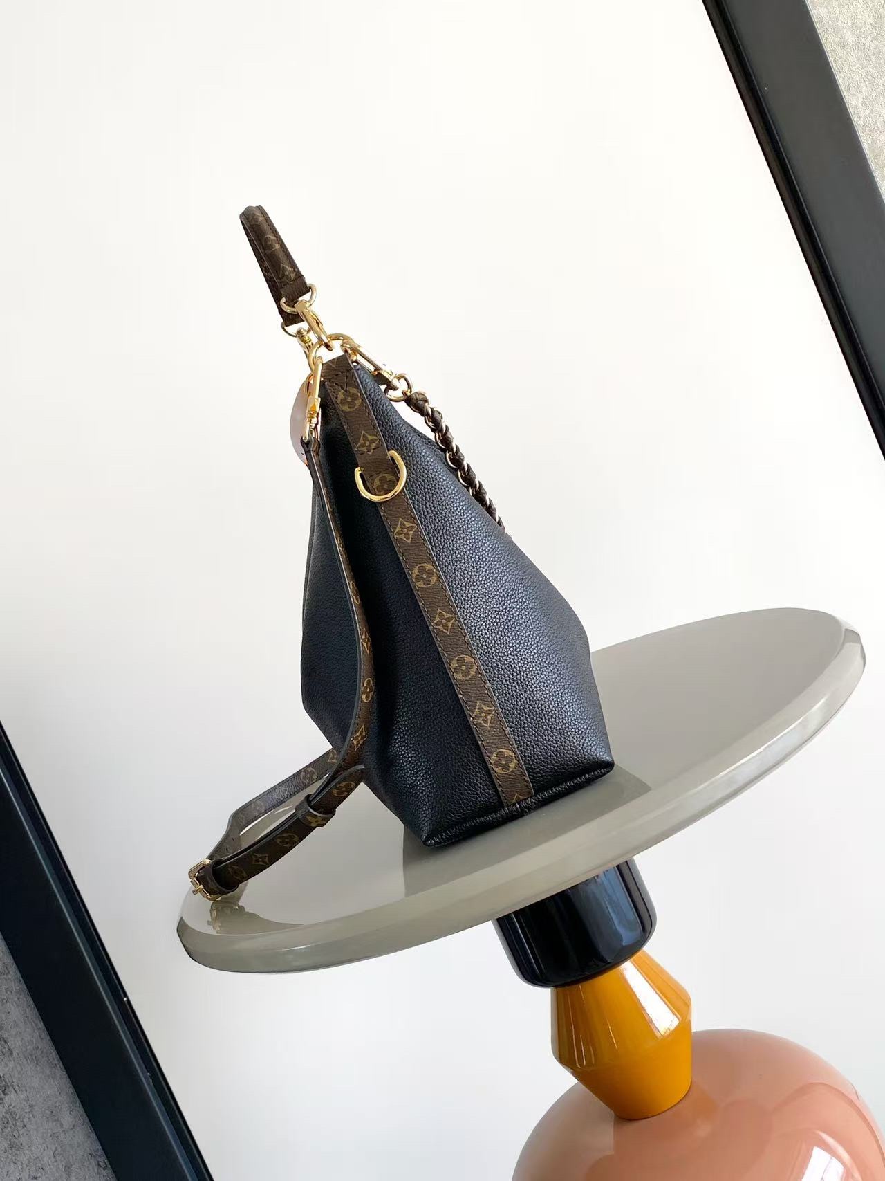 Louis Vuitton Basic Bag Canvas M-l-s