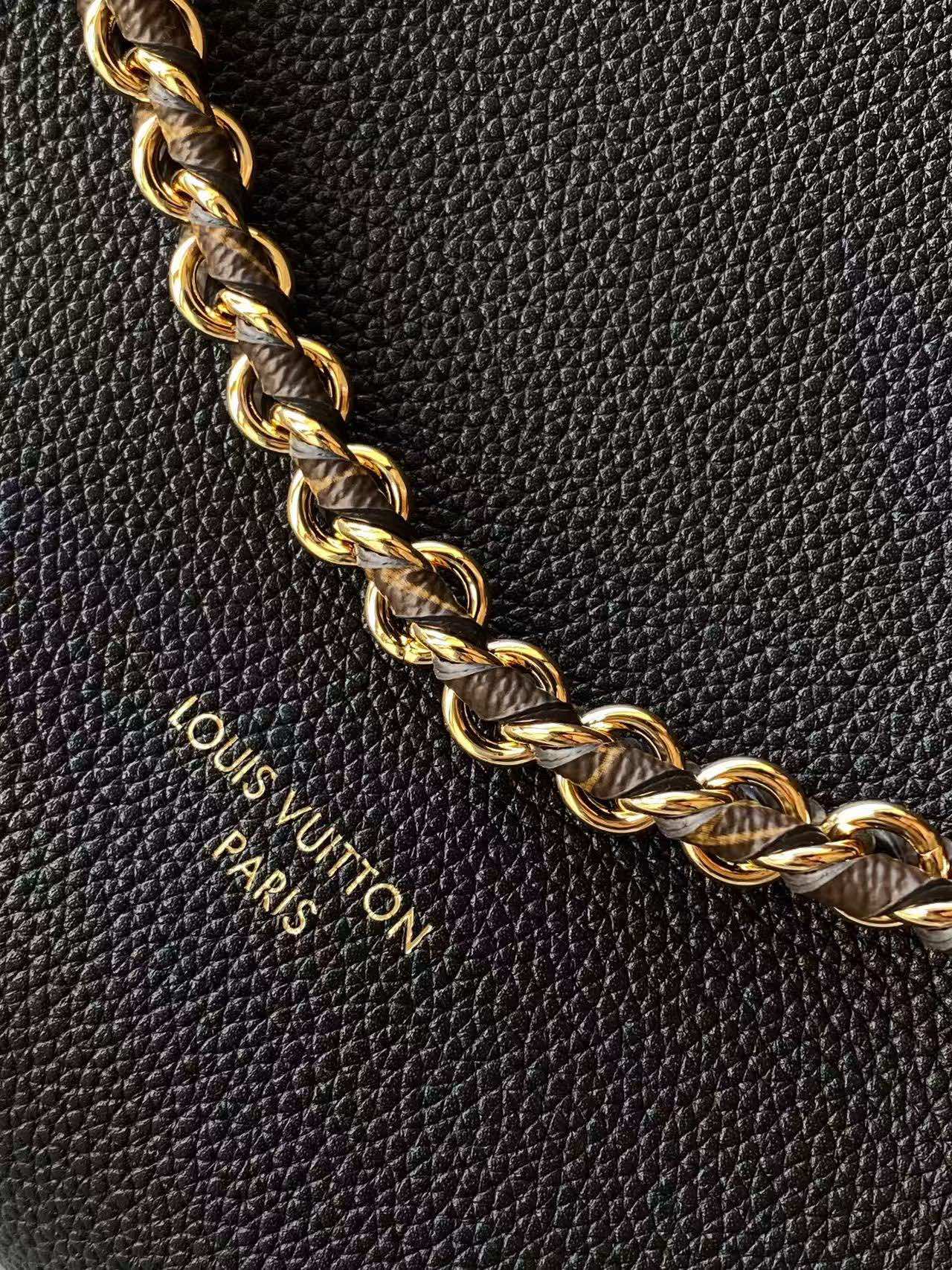 Louis Vuitton Basic Bag Canvas M-l-s