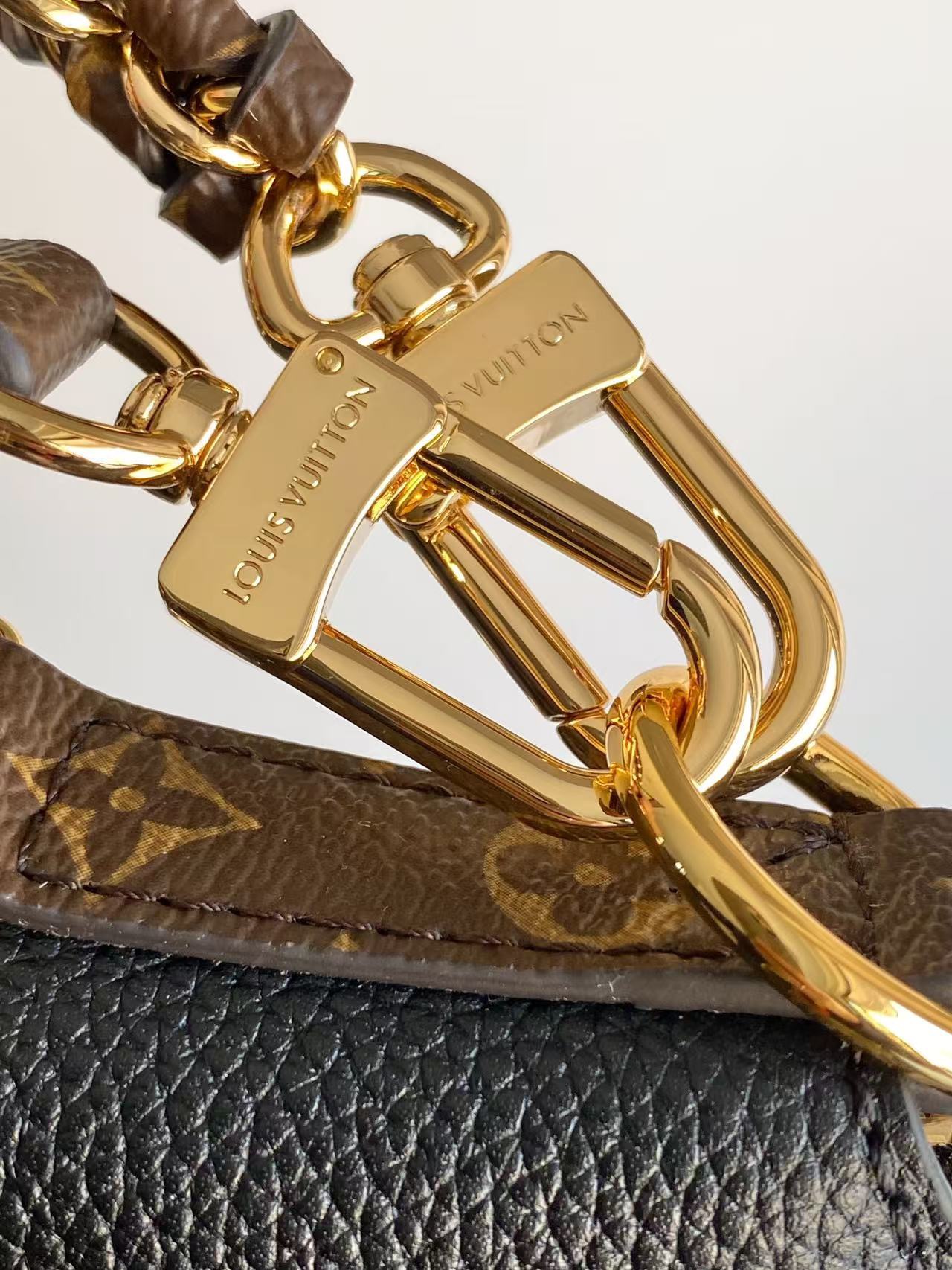 Louis Vuitton Basic Bag Canvas M-l-s