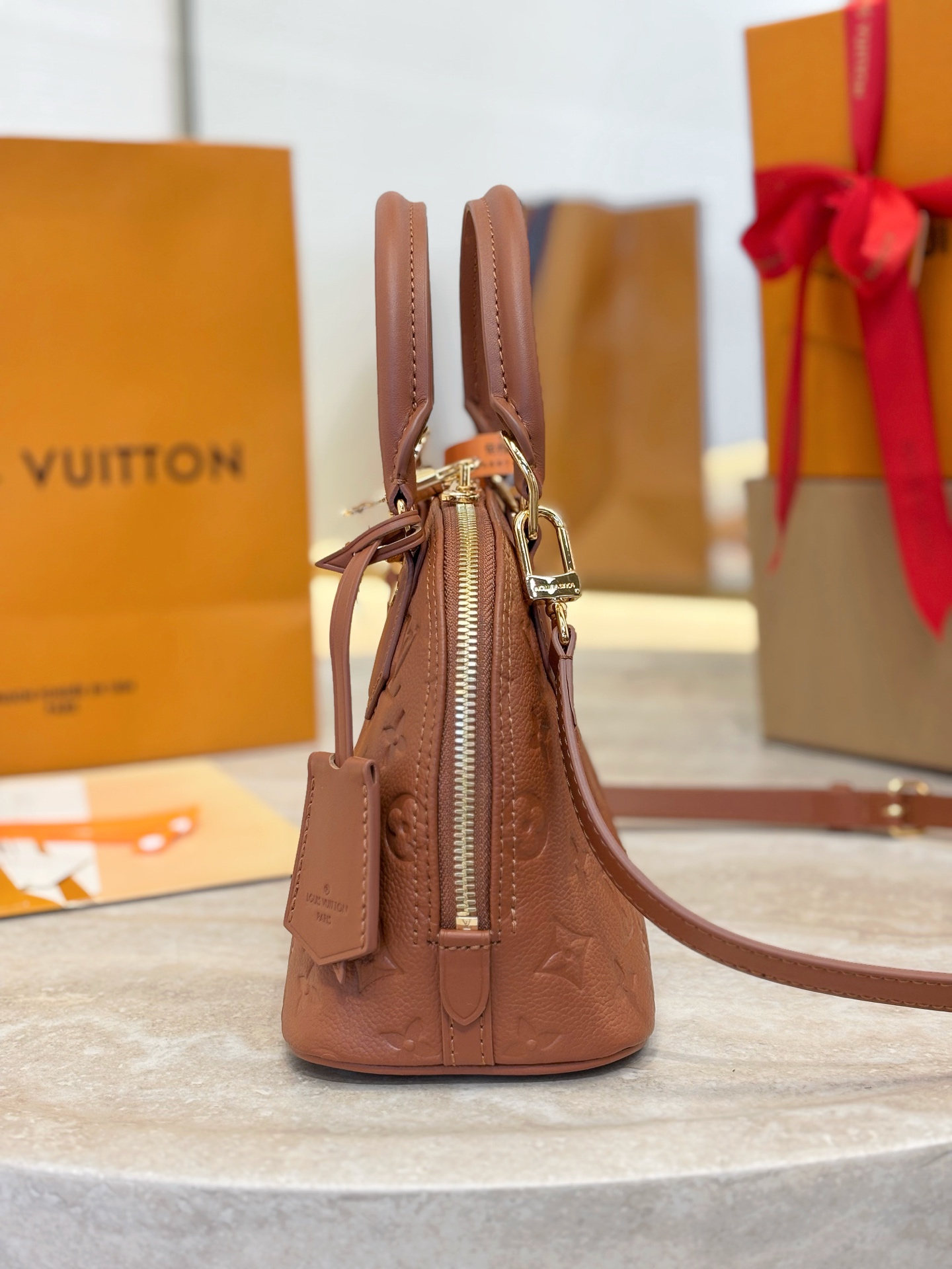 Louis Vuitton Tote Bag Gold M-l-s