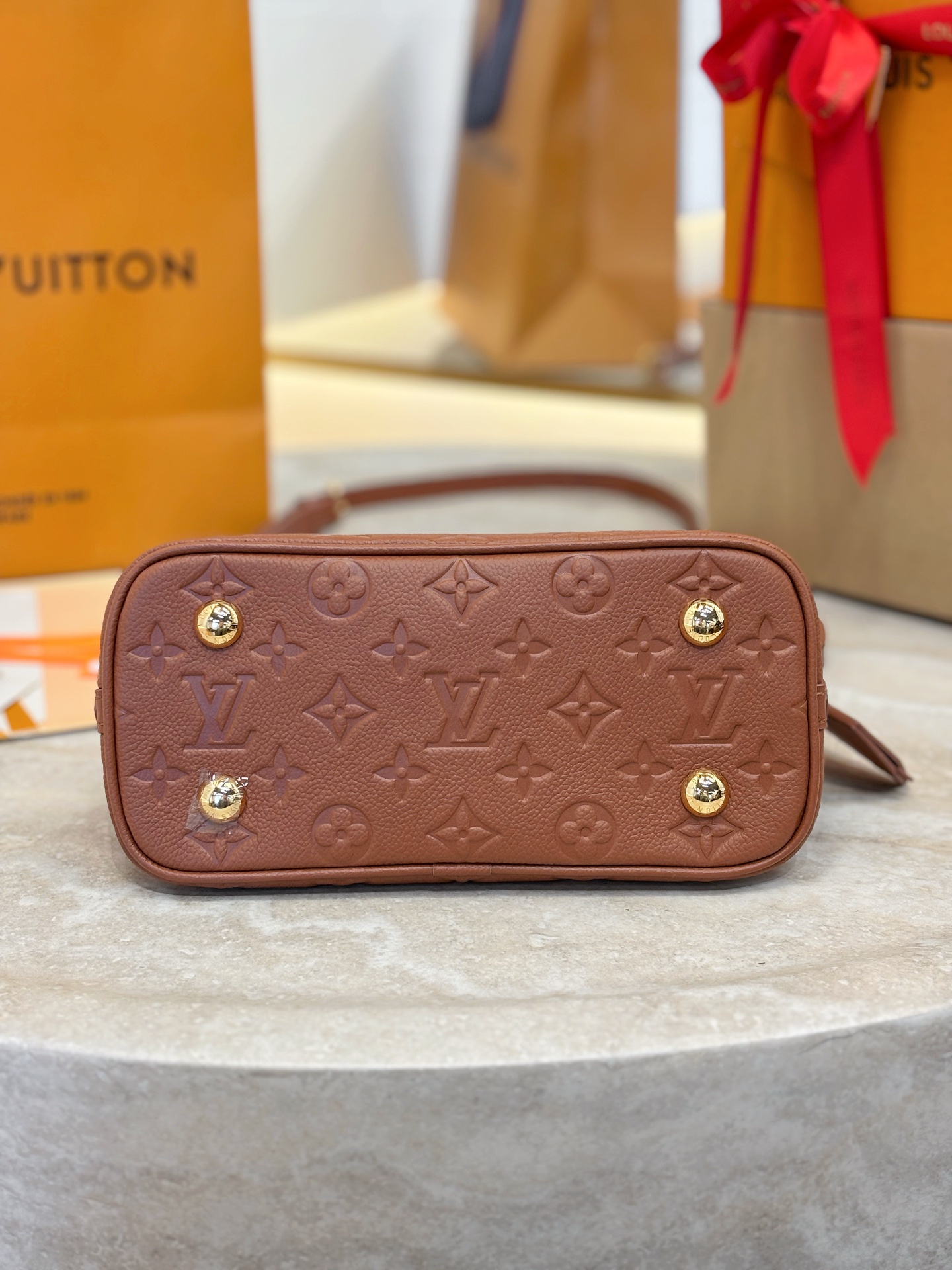 Louis Vuitton Tote Bag Gold M-l-s