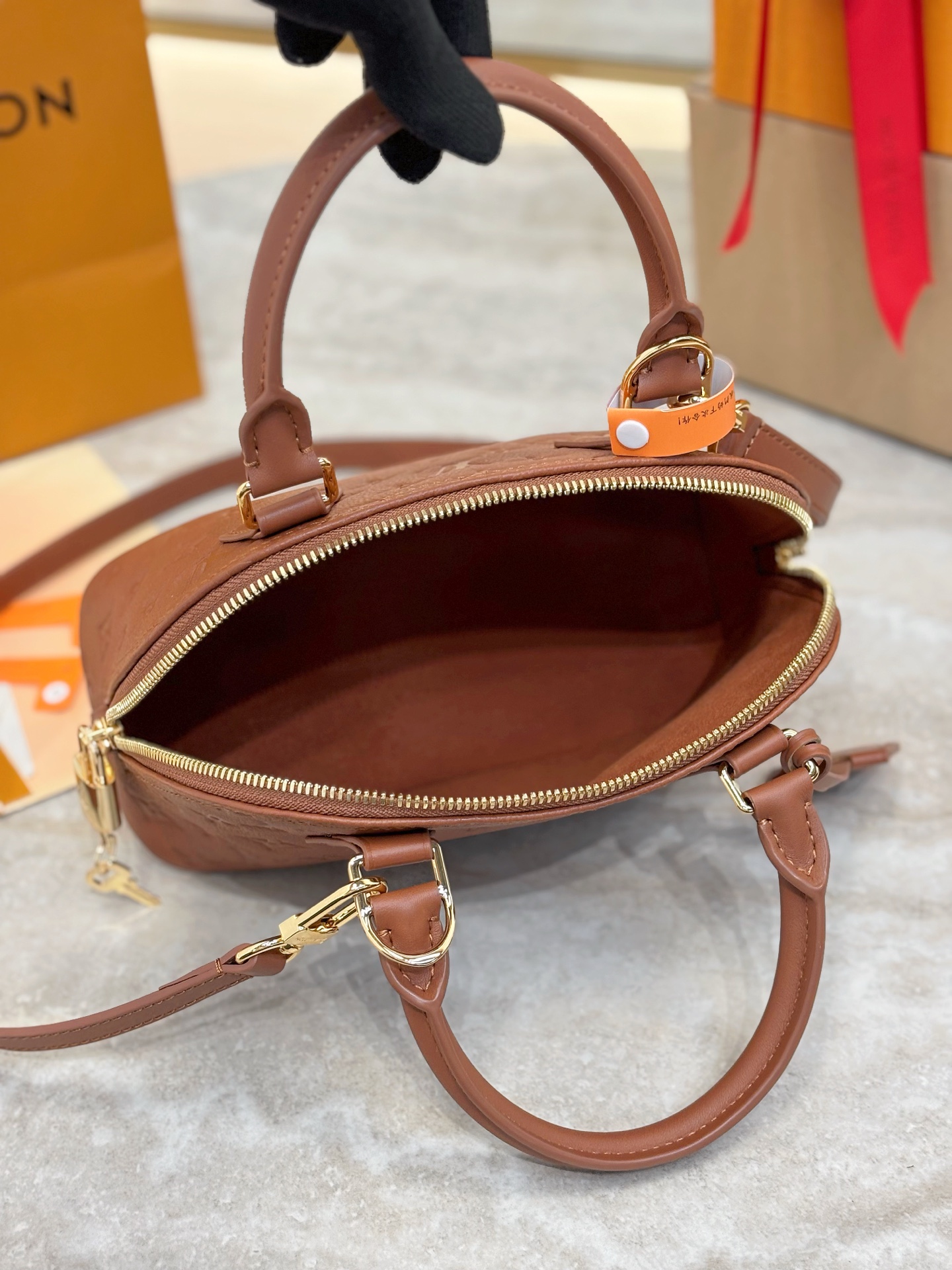 Louis Vuitton Tote Bag Gold M-l-s