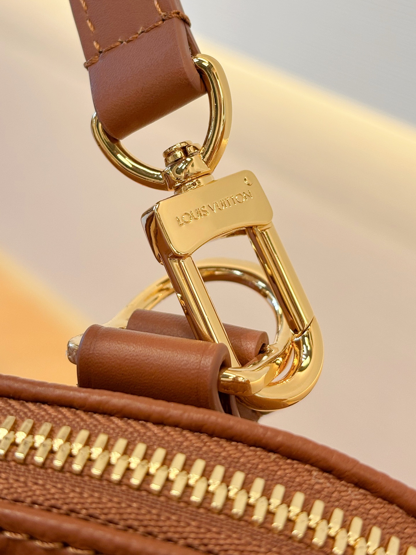 Louis Vuitton Tote Bag Gold M-l-s