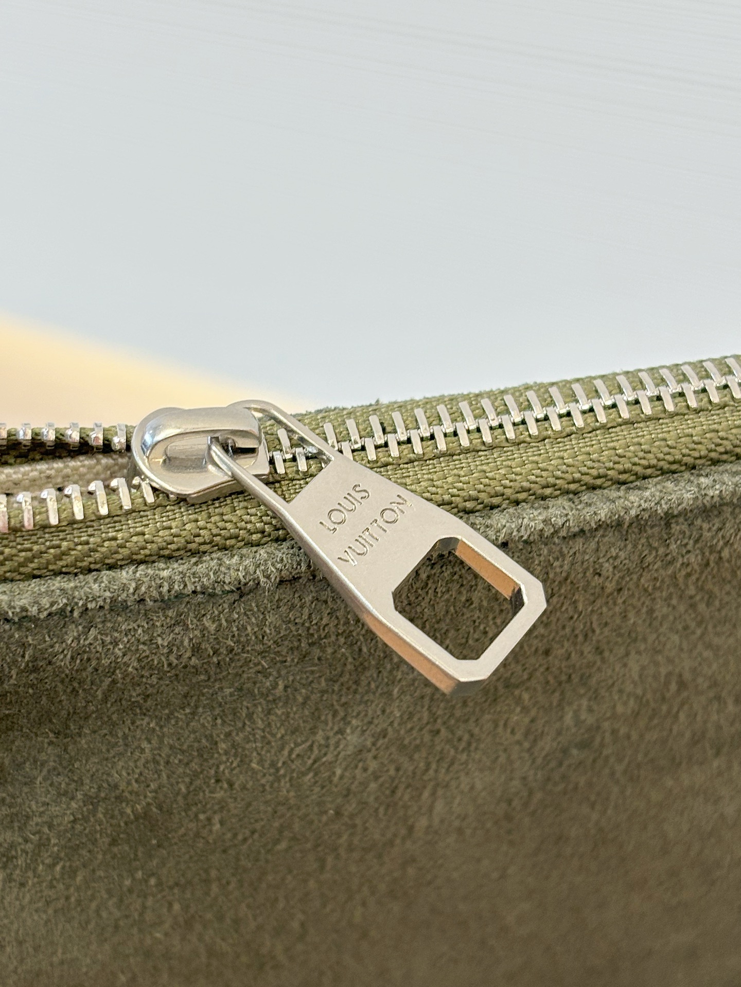 Louis Vuitton Basic Bag Cow Leather M-l-s