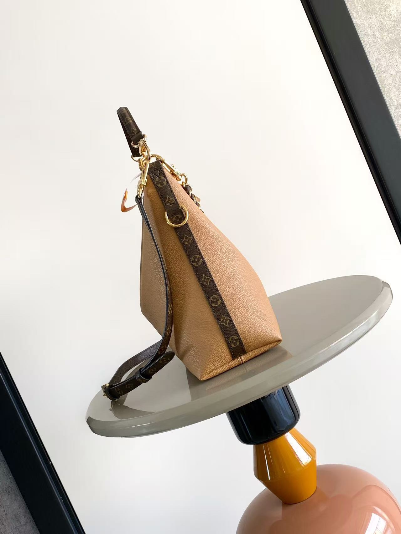 Louis Vuitton Basic Bag Canvas M-l-s