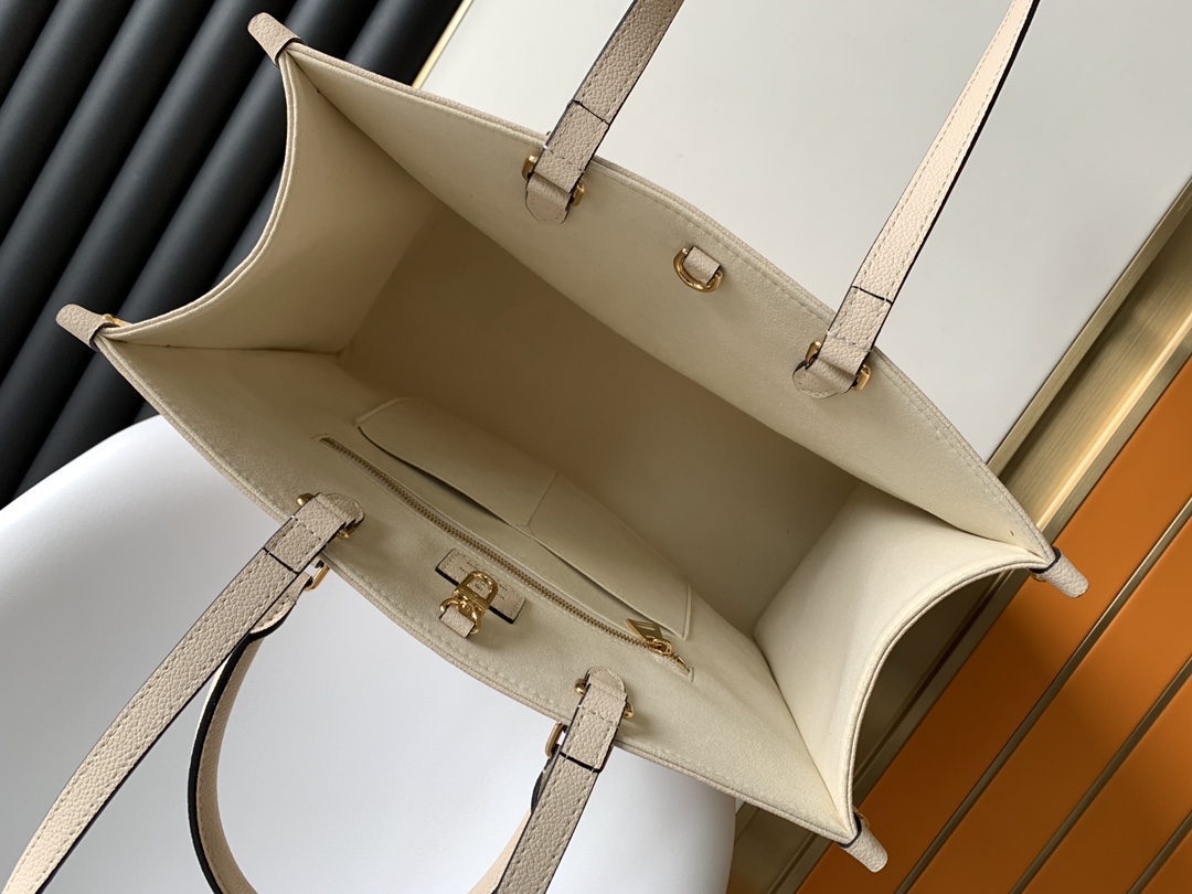 Louis Vuitton Basic Bag Cow Leather M-13cm-s