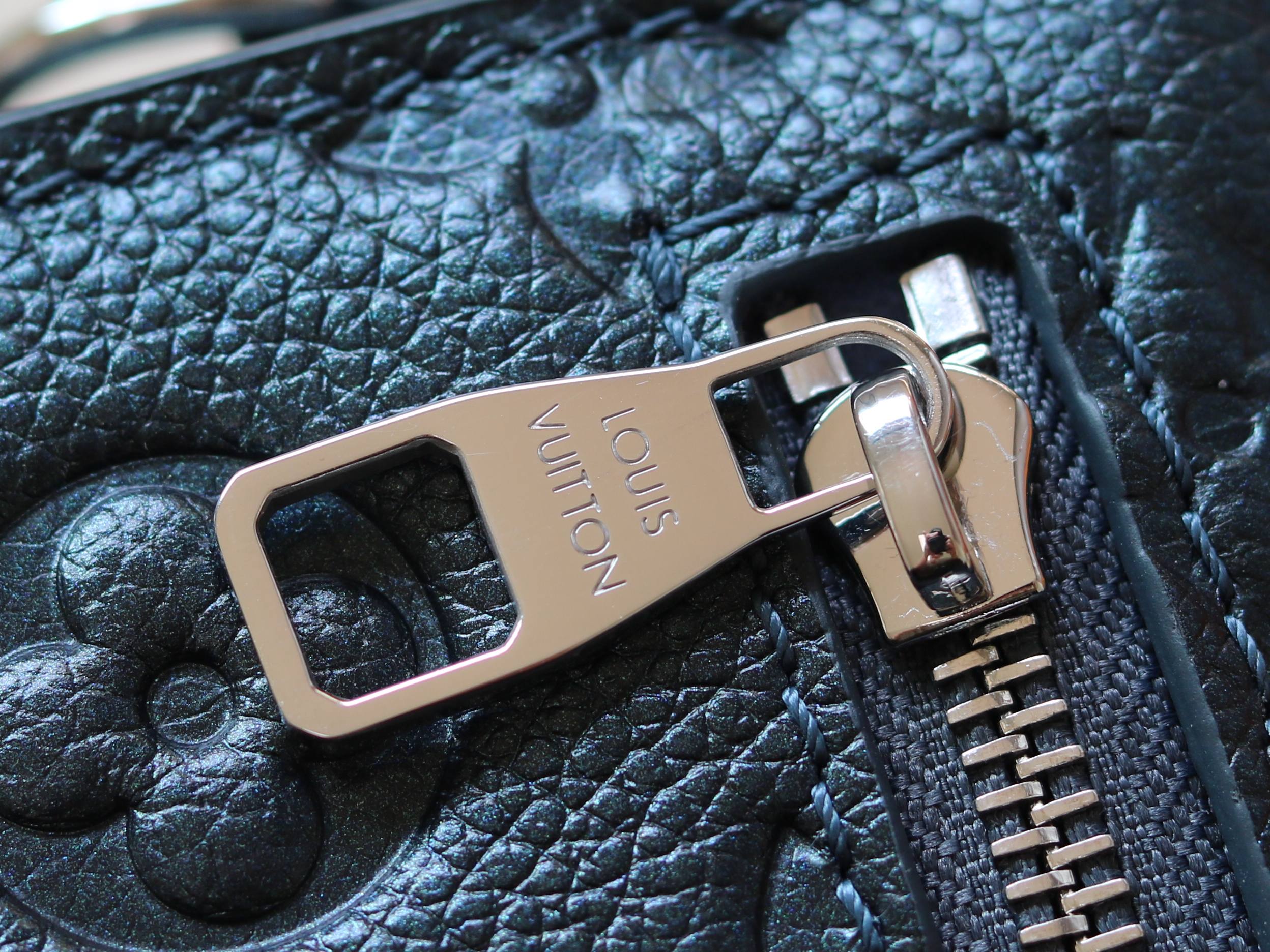 Louis Vuitton Basic Bag Cow Leather M-l-s