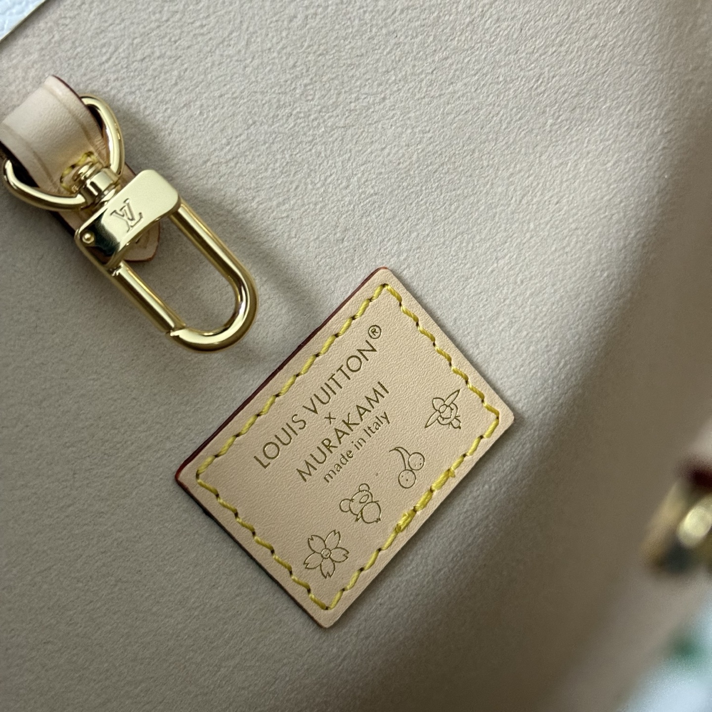 Louis Vuitton Basic Bag Cow Leather M