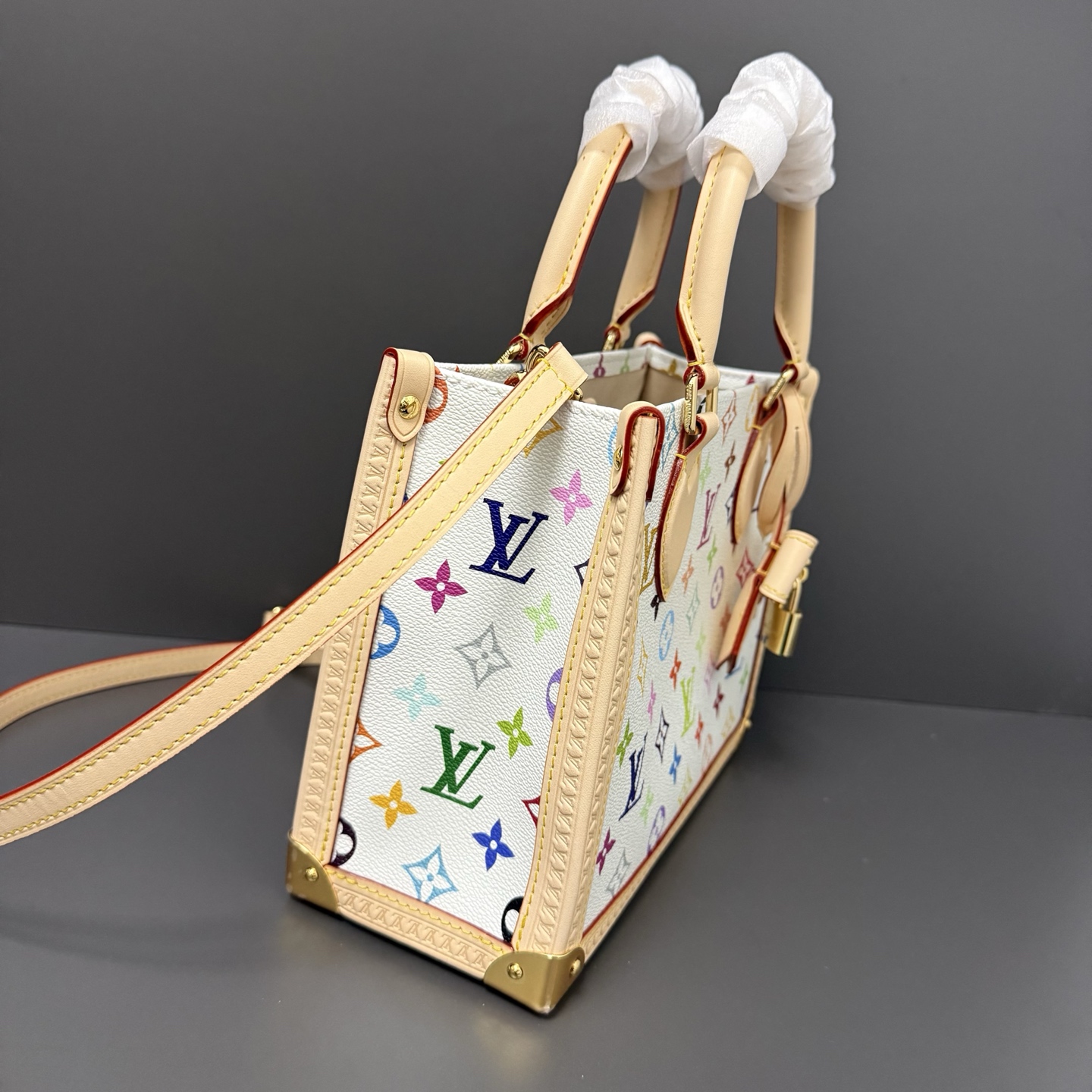 Louis Vuitton Basic Bag Cow Leather M