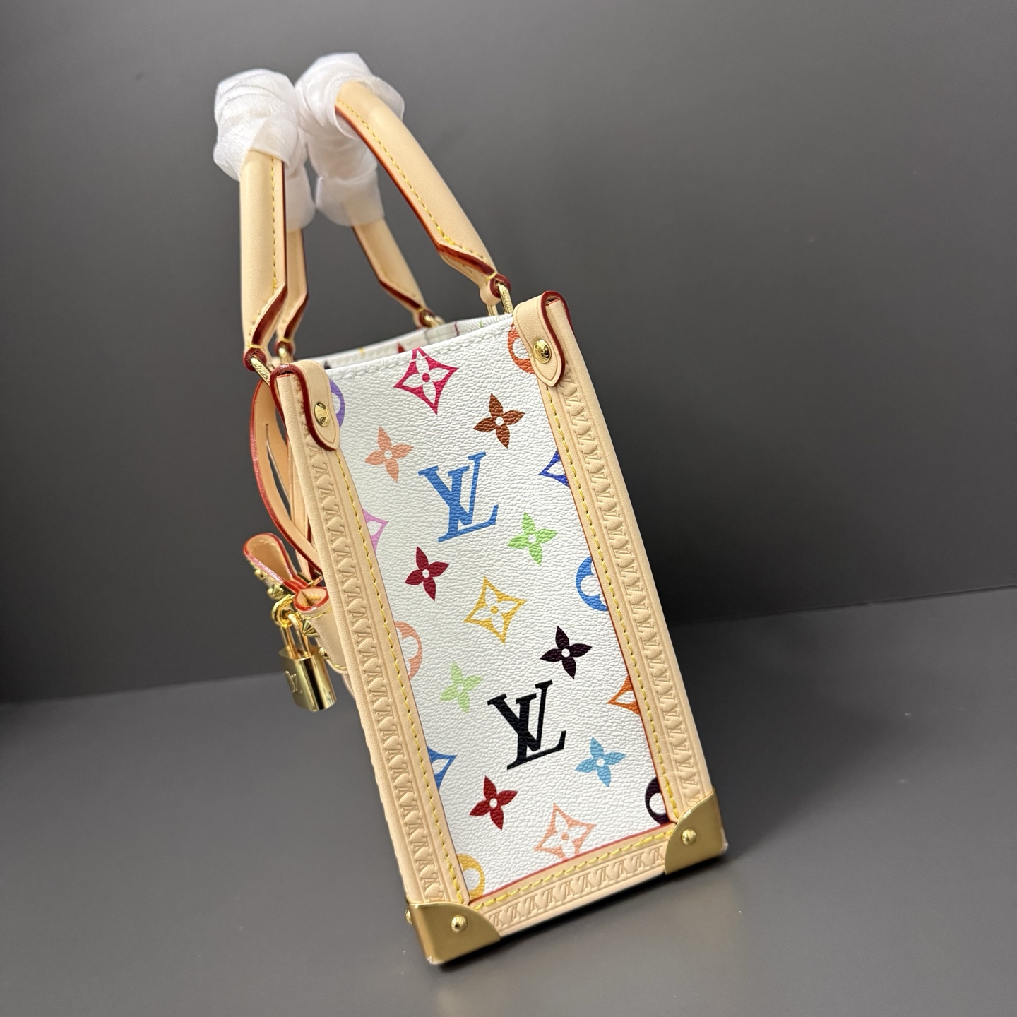 Louis Vuitton Basic Bag Cow Leather M