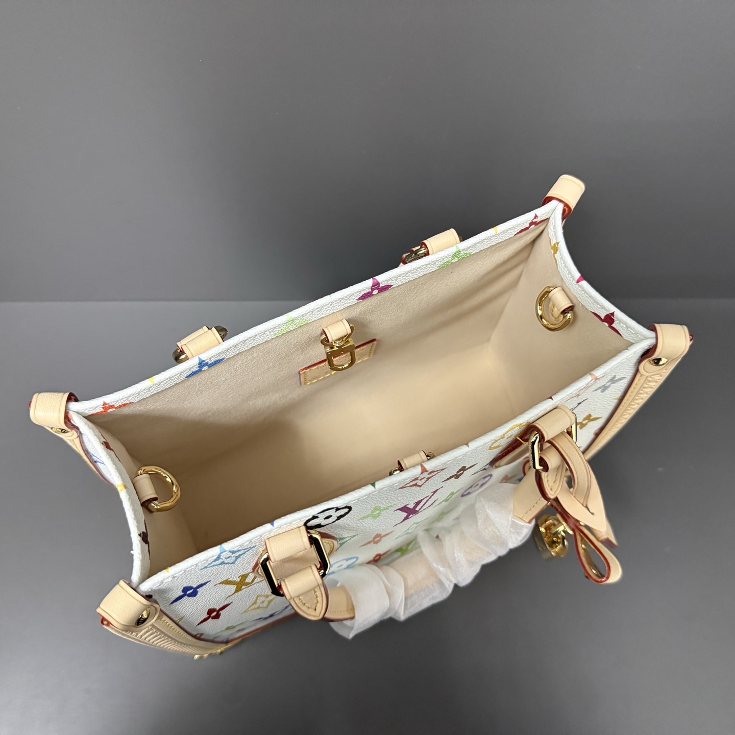 Louis Vuitton Basic Bag Cow Leather M