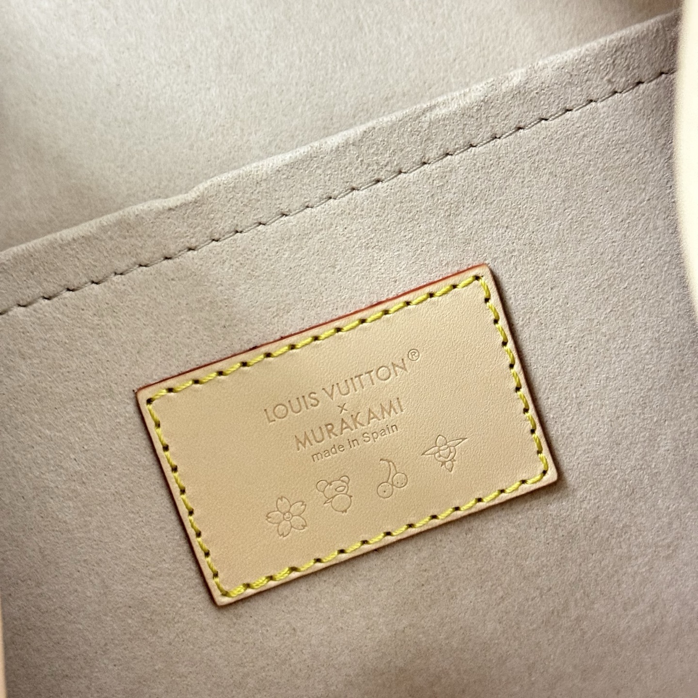 Louis Vuitton Basic Bag Canvas M-l