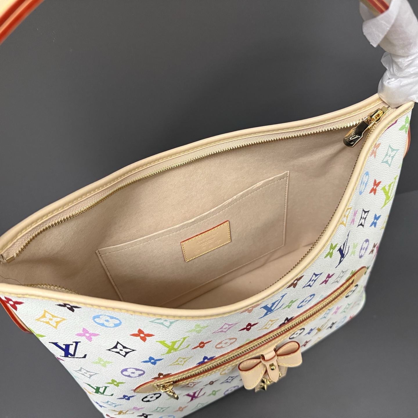 Louis Vuitton Basic Bag Canvas M-l