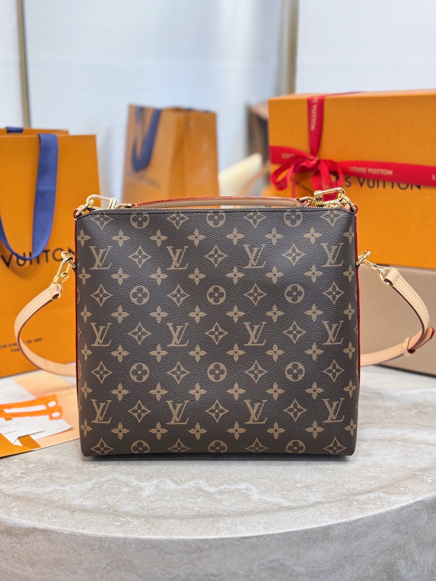 Louis Vuitton Basic Bag Cow Leather 30cm-m-l-s