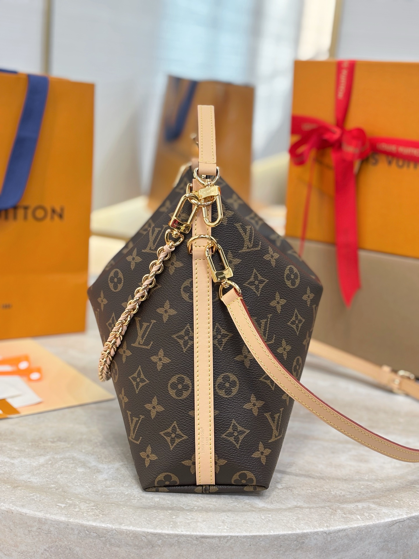 Louis Vuitton Basic Bag Cow Leather 30cm-m-l-s