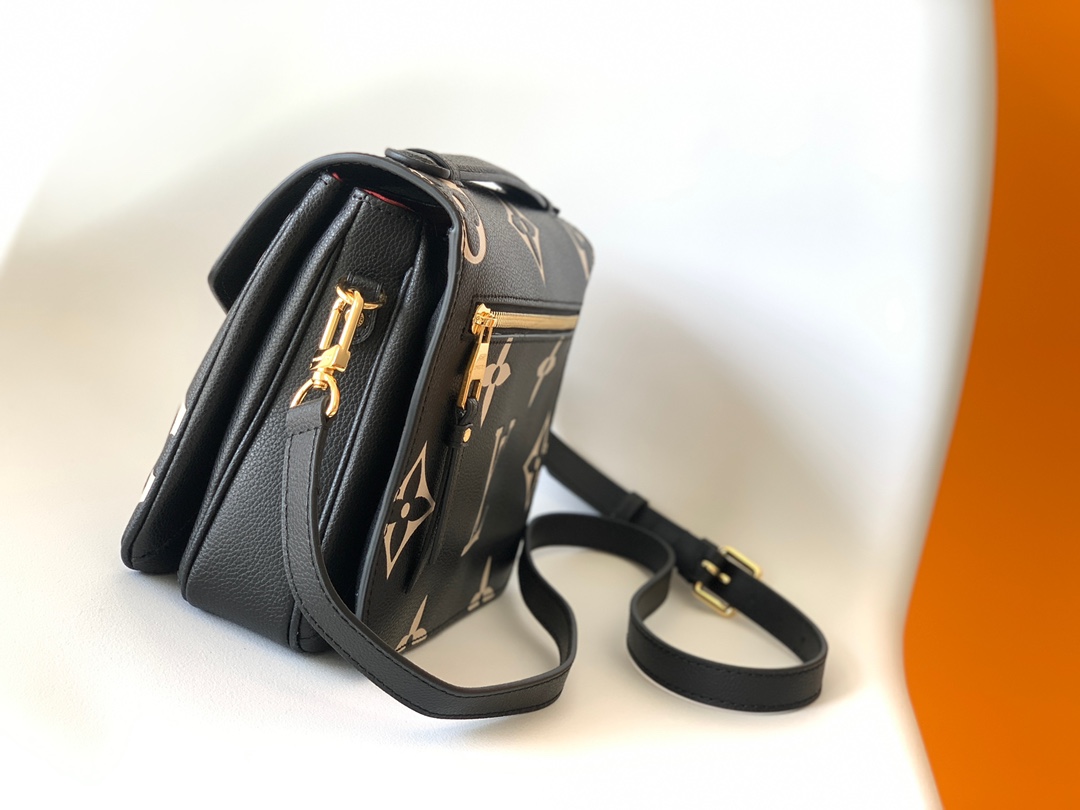 Louis Vuitton Basic Bag Black M-l-s