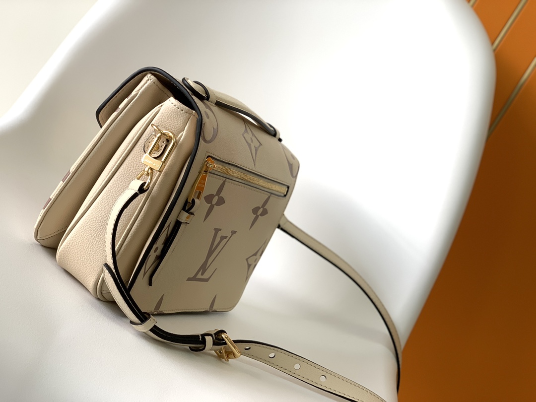 Louis Vuitton Basic Bag Black M-l-s