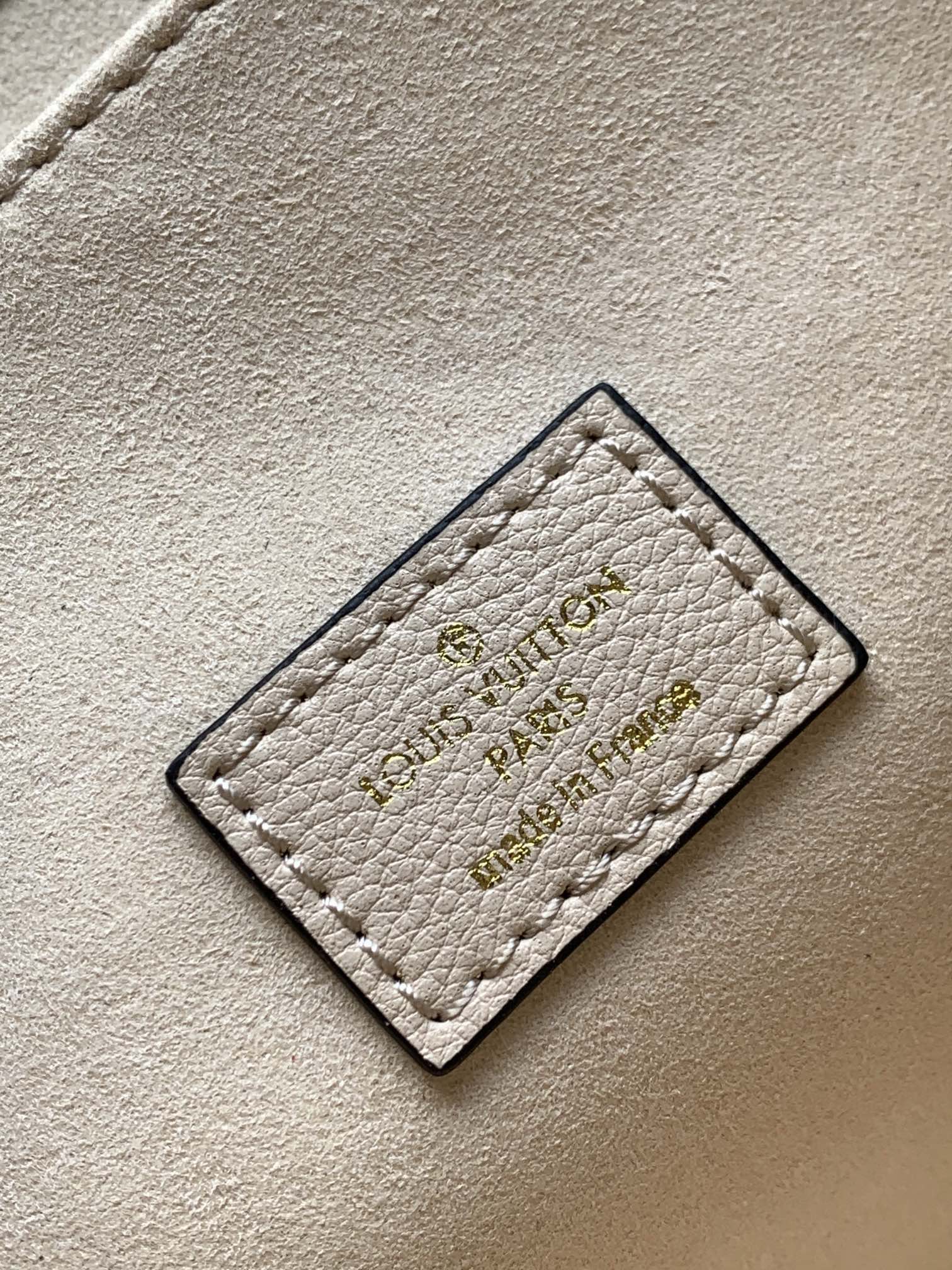 Louis Vuitton Basic Bag Black M-l-s