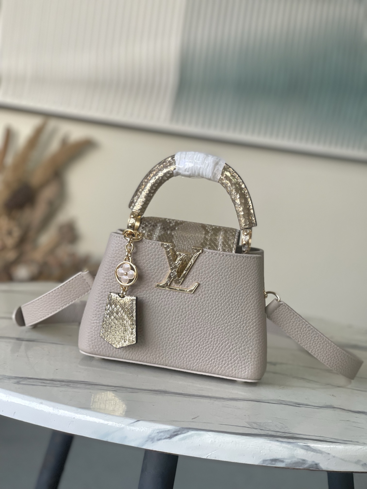 Louis Vuitton Basic Bag M-l-s