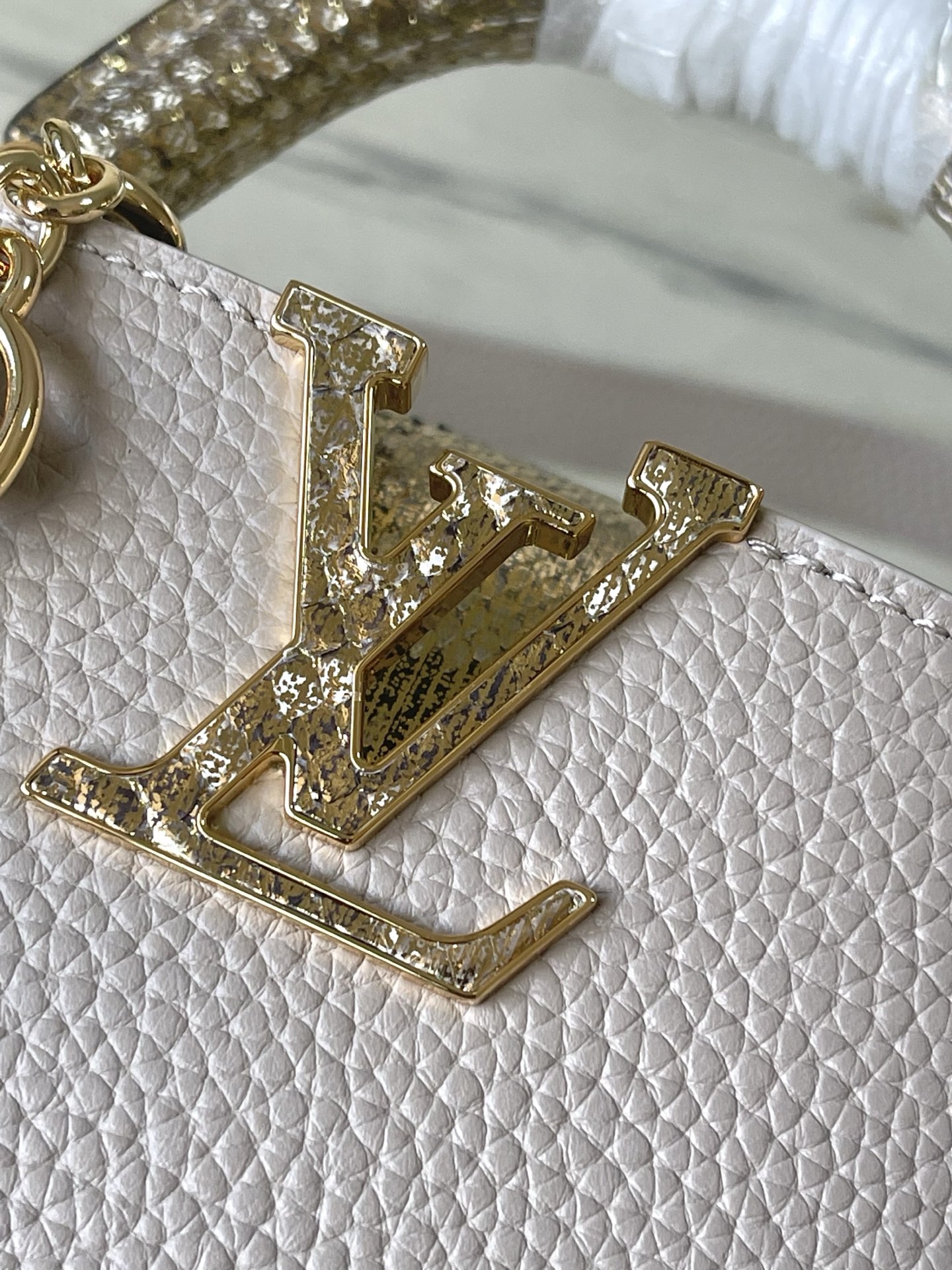 Louis Vuitton Basic Bag M-l-s