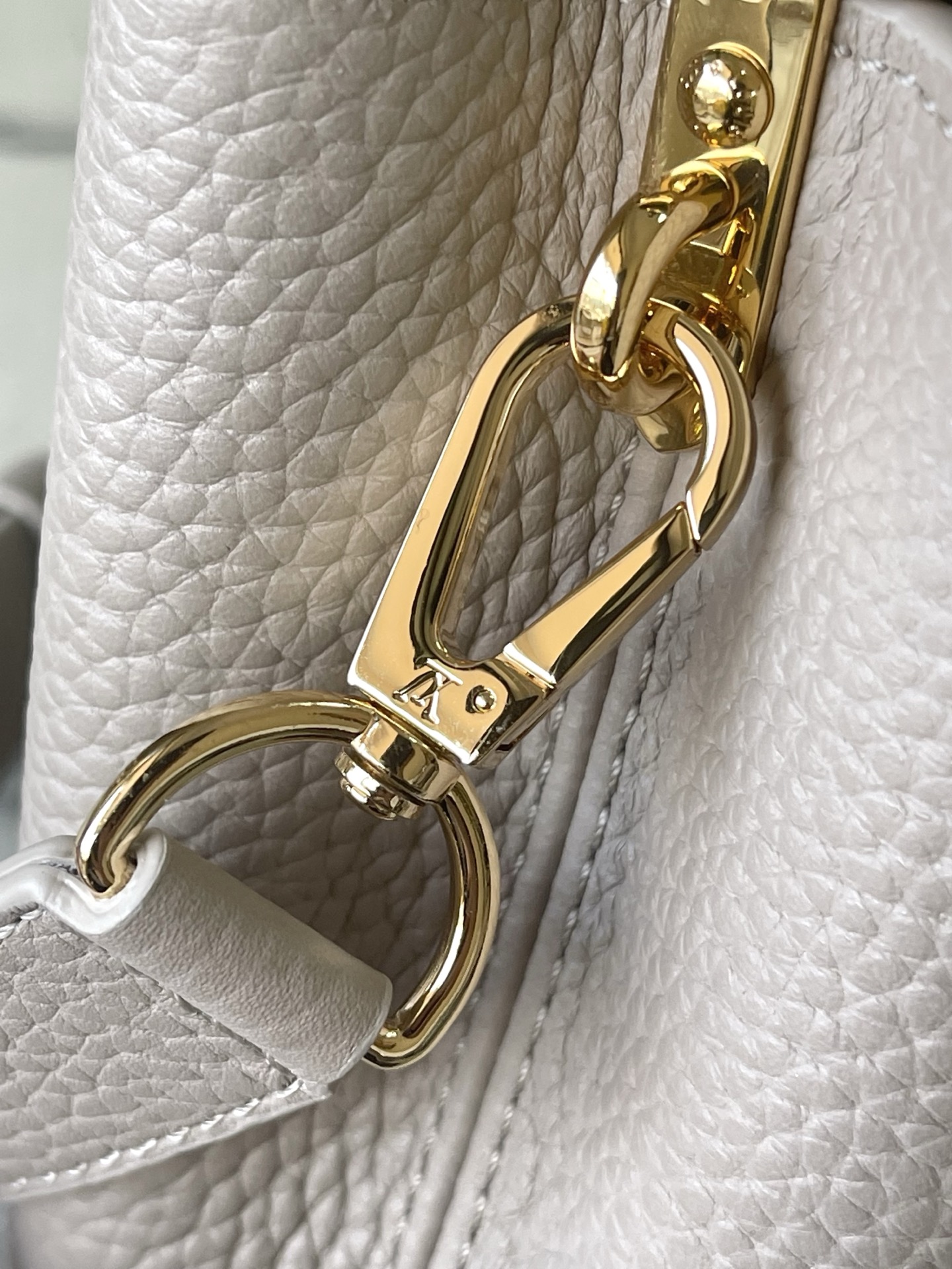 Louis Vuitton Basic Bag M-l-s