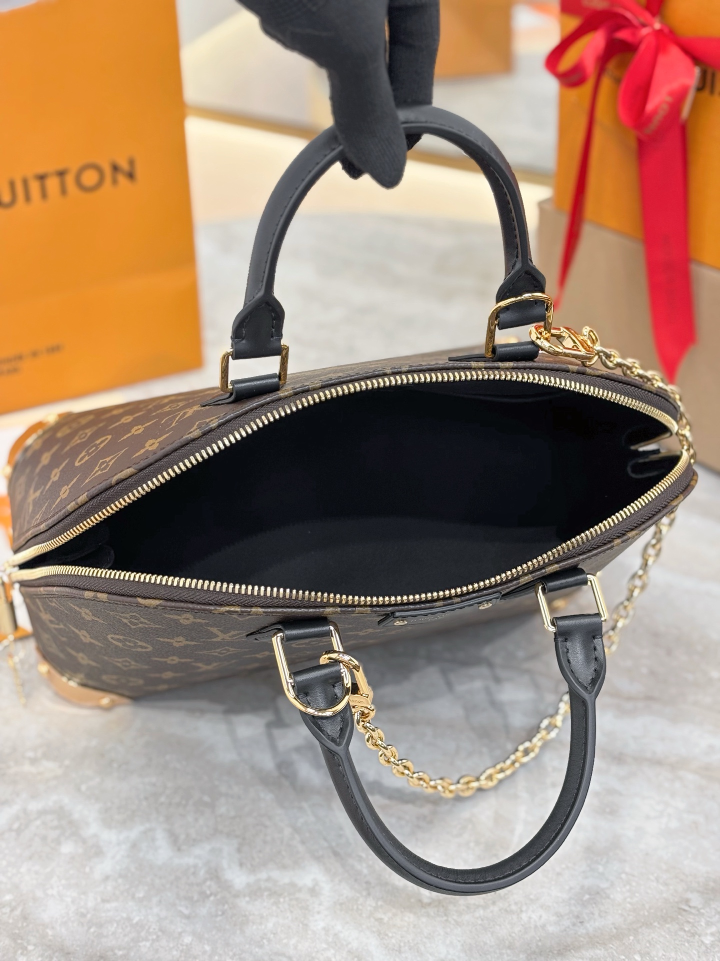 Louis Vuitton Basic Bag Cow Leather 31cm-m-l-s